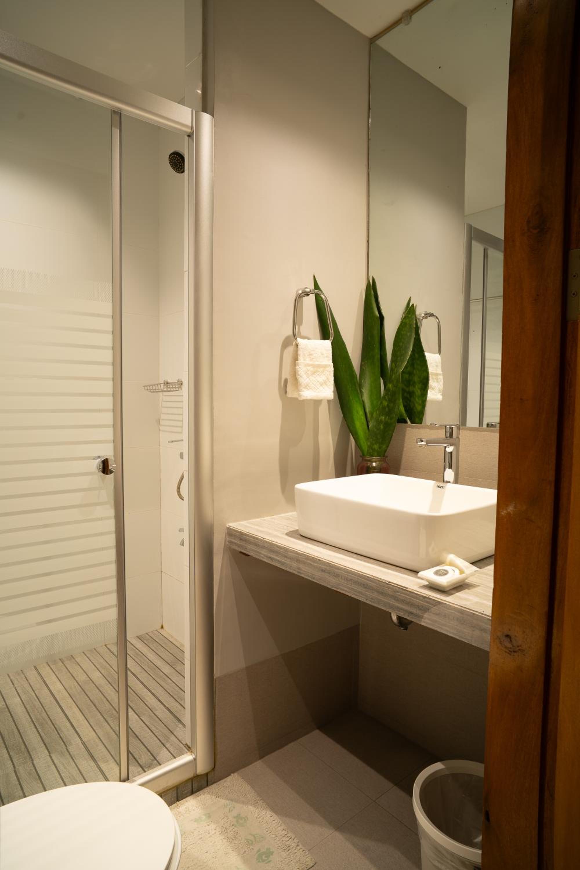 Deluxe Room - Photo 2