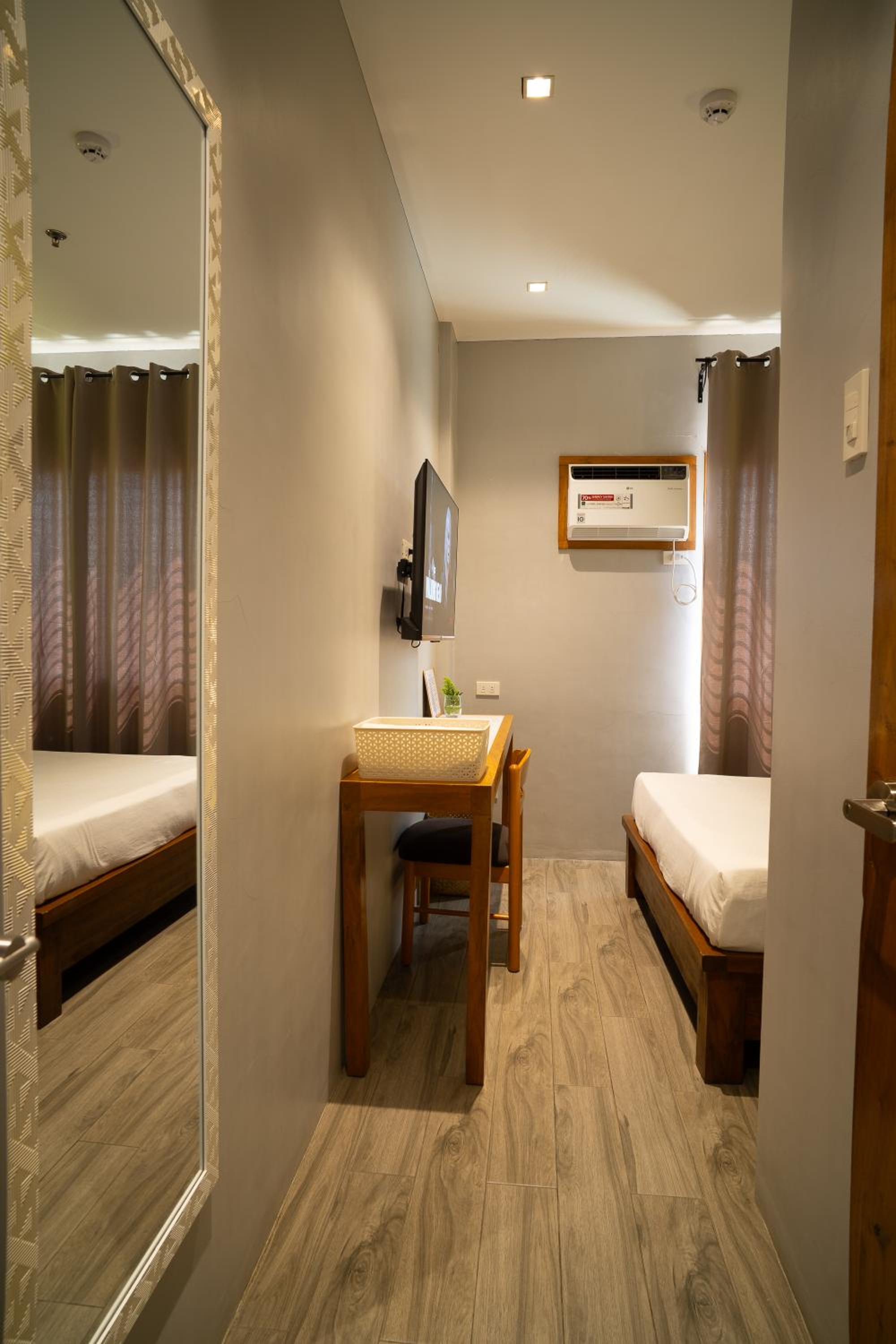 Deluxe Room - Photo 6