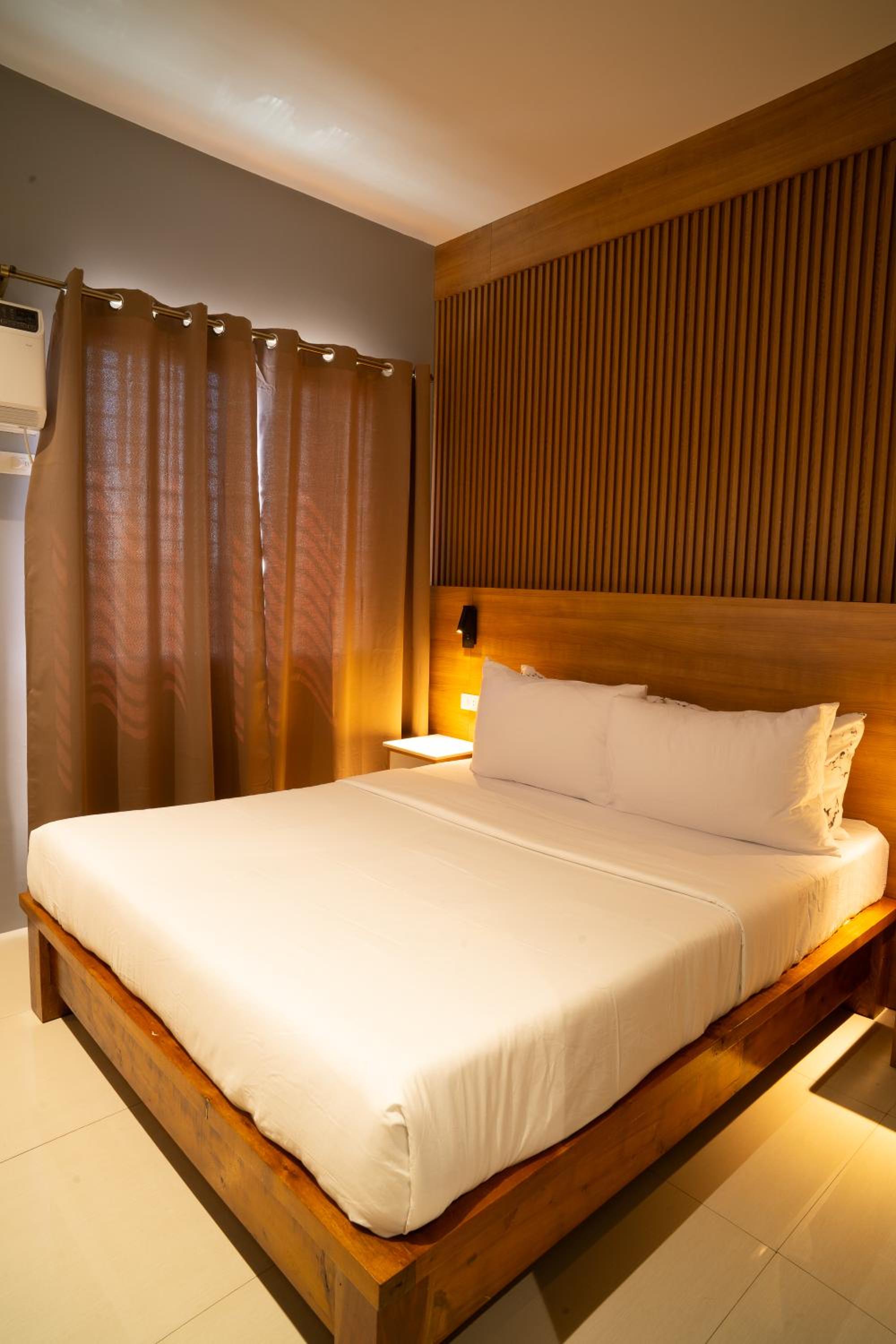 Deluxe Room - Photo 8