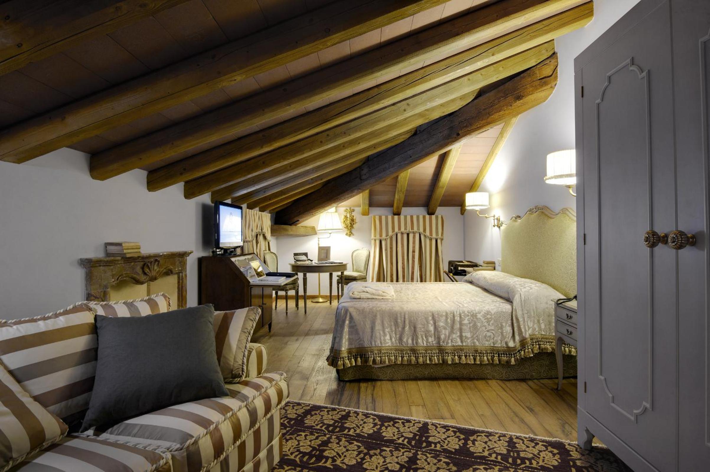 Junior Suite - Photo 1
