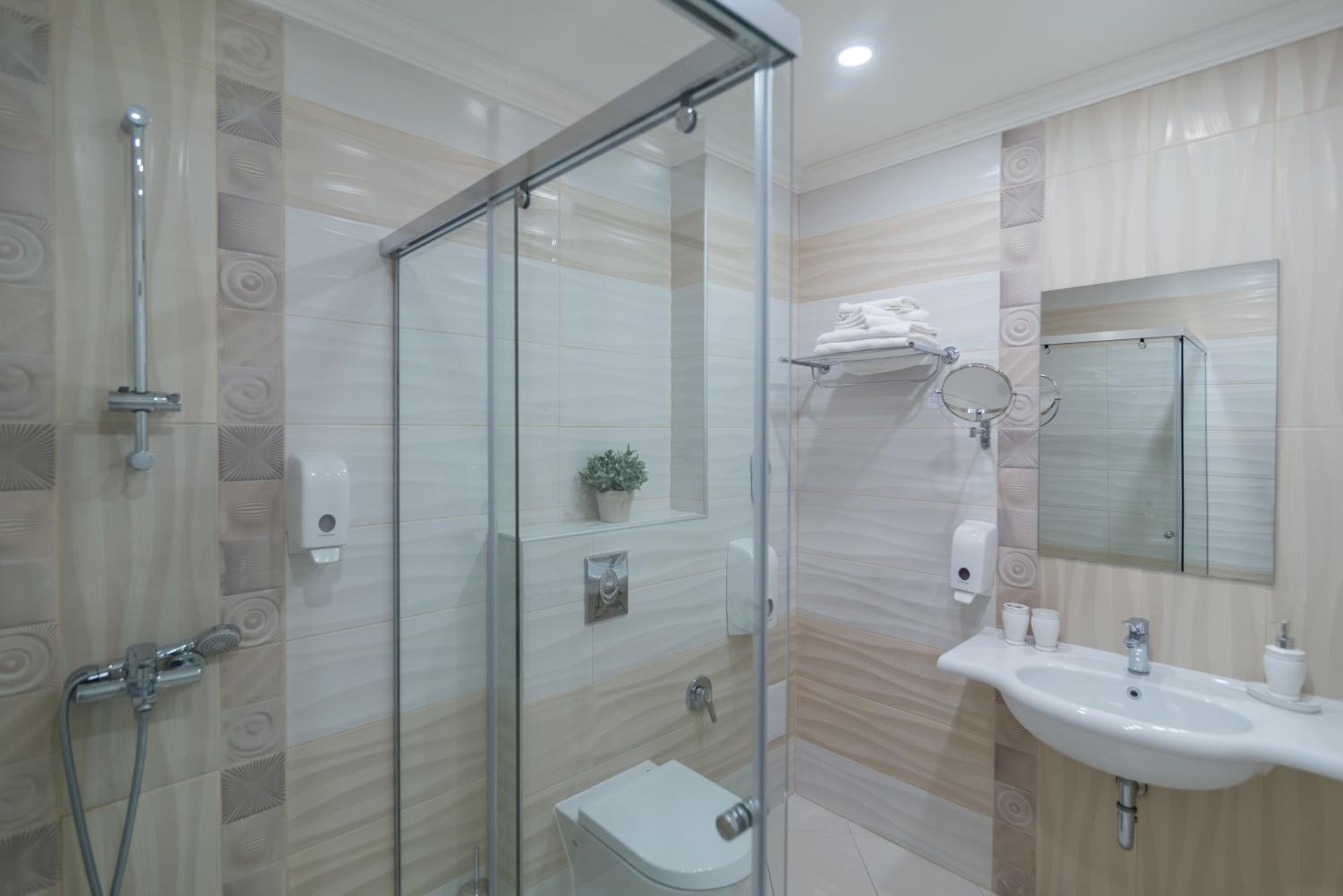 Double Room with Balcony and a Partial Sea View ( 2 Adults + 0 Children) photo 2