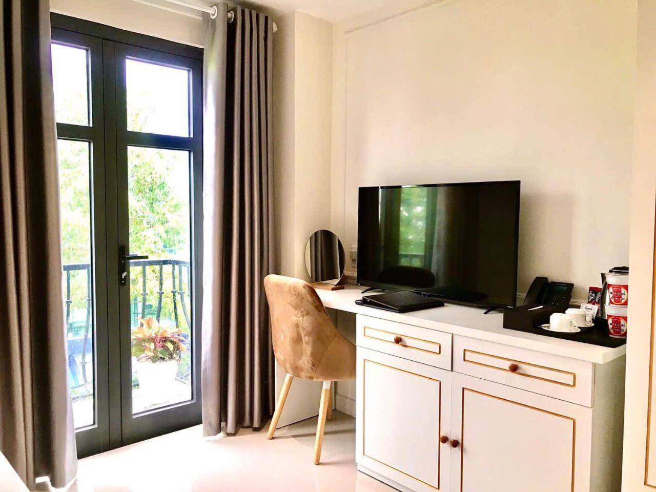Double Room with Balcony (2 Adults + 1 Child)