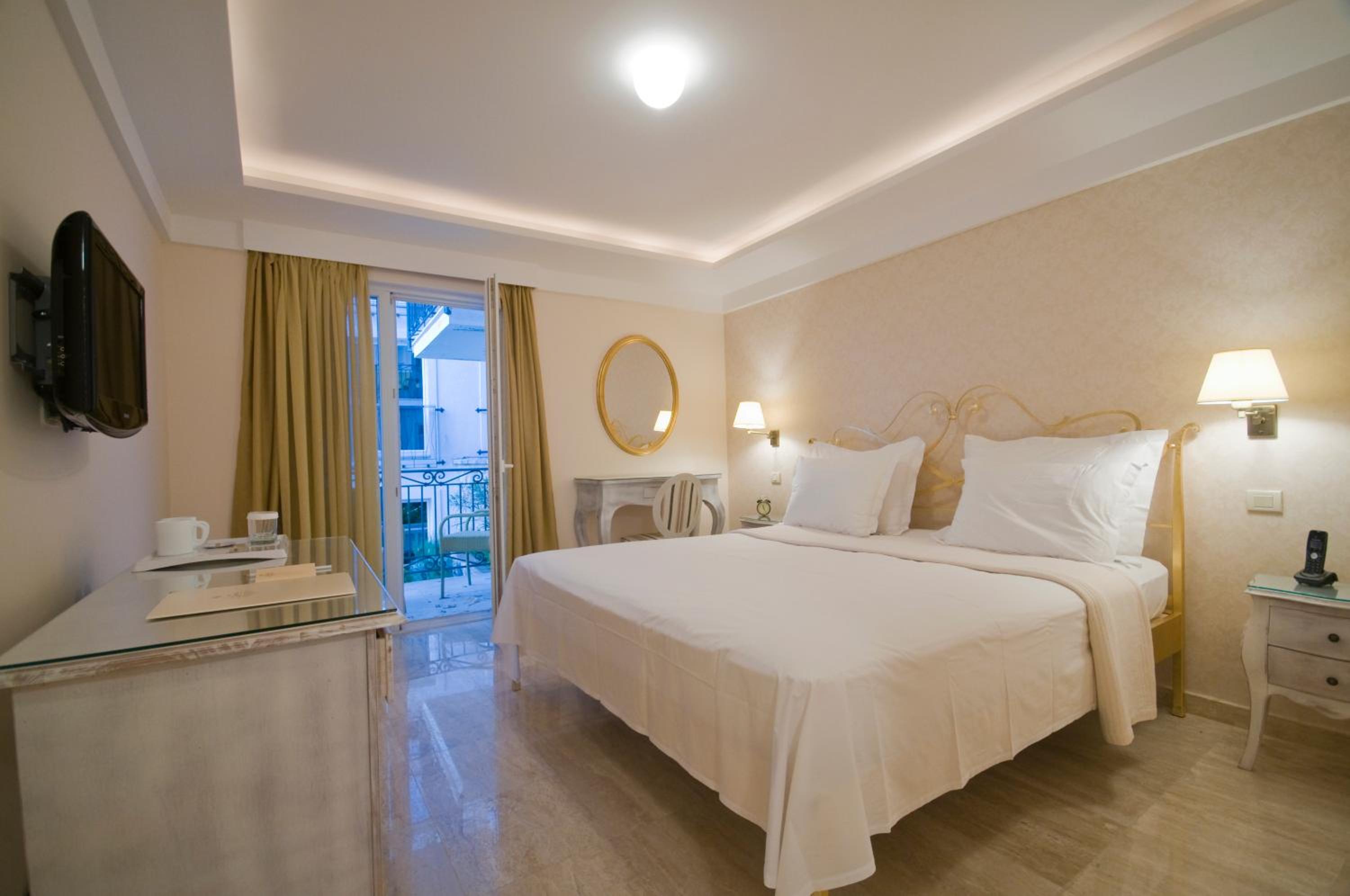 Suite with Sea View (2 -3 Adults) - Photo 7