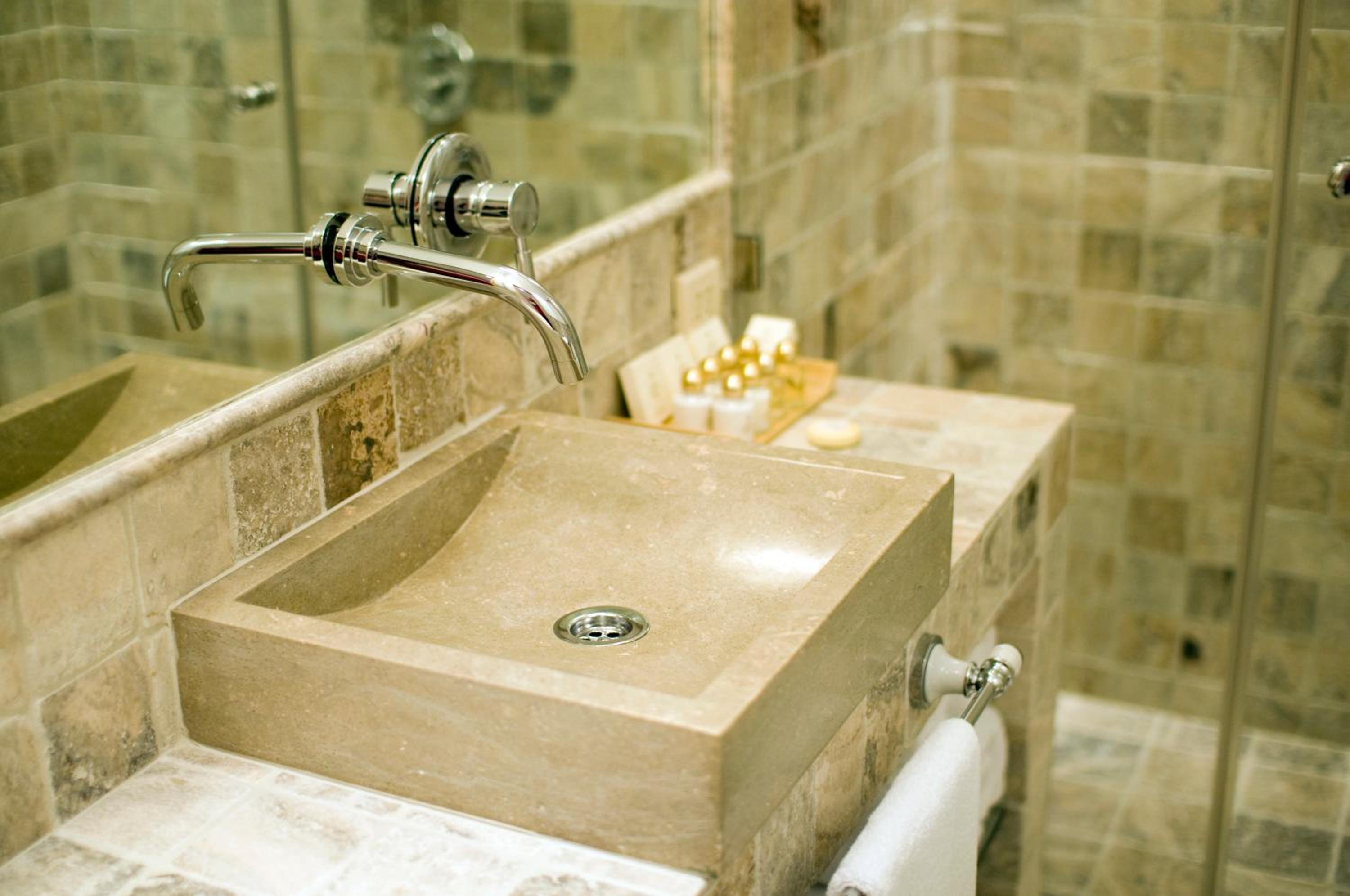 Suite with Sea View (2 -3 Adults) - Photo 3