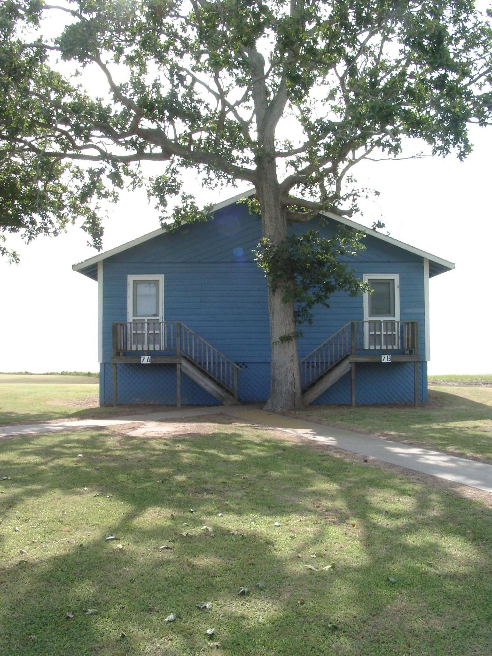 One-Bedroom Cabin photo 2