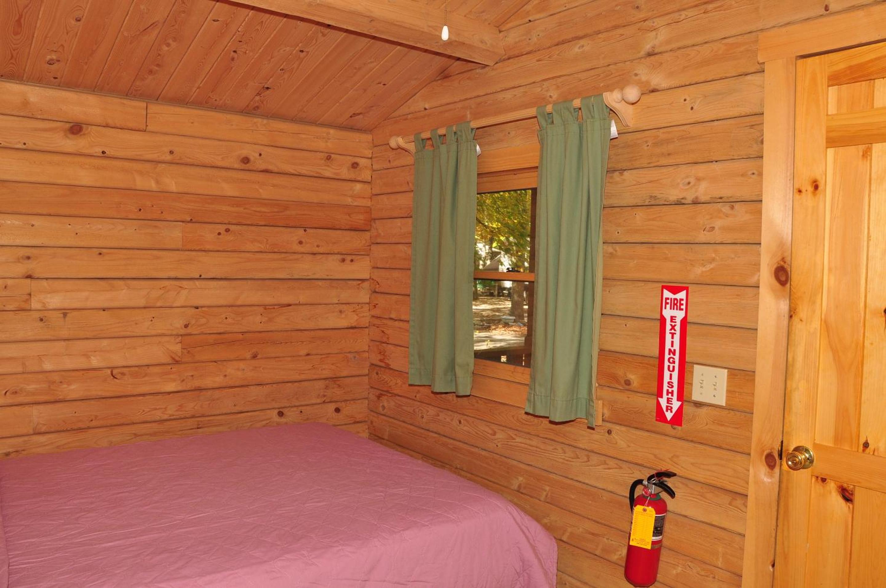 One-Bedroom Cabin photo 1