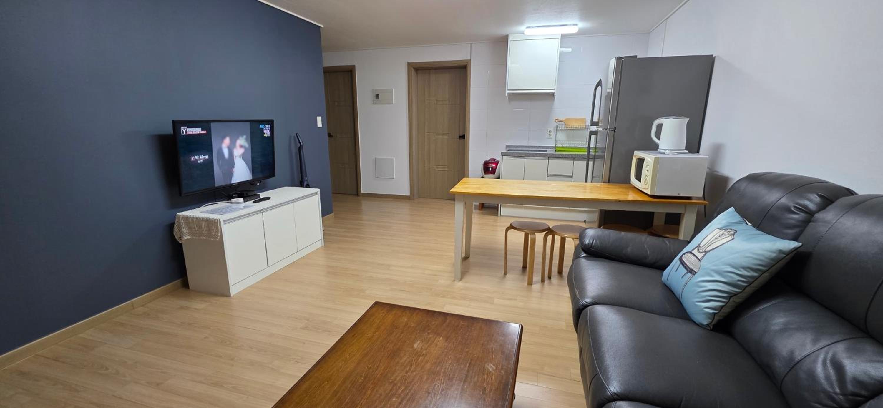Three-Bedroom House - Photo 1