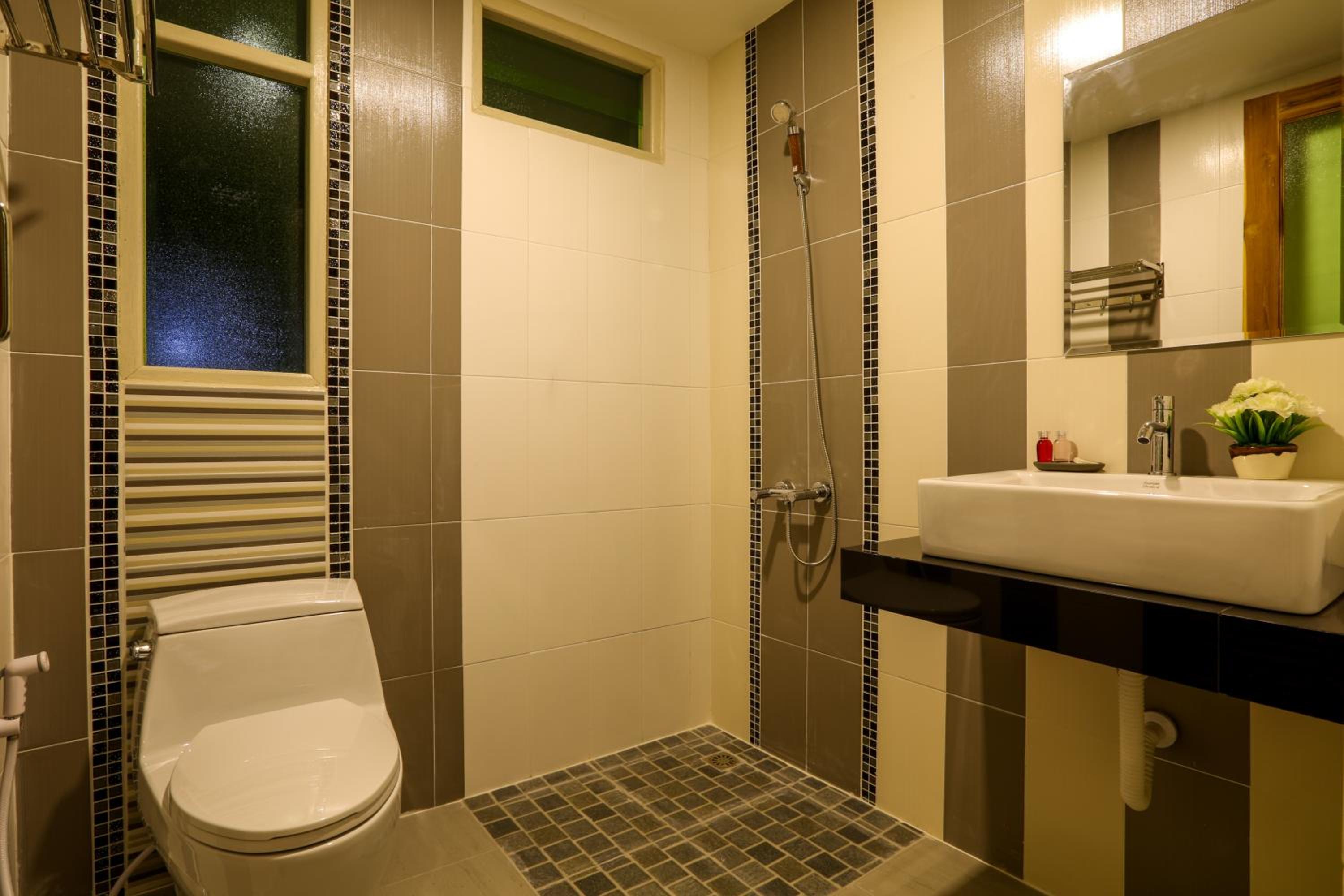 Standard Triple Room with Air Conditioning photo 2