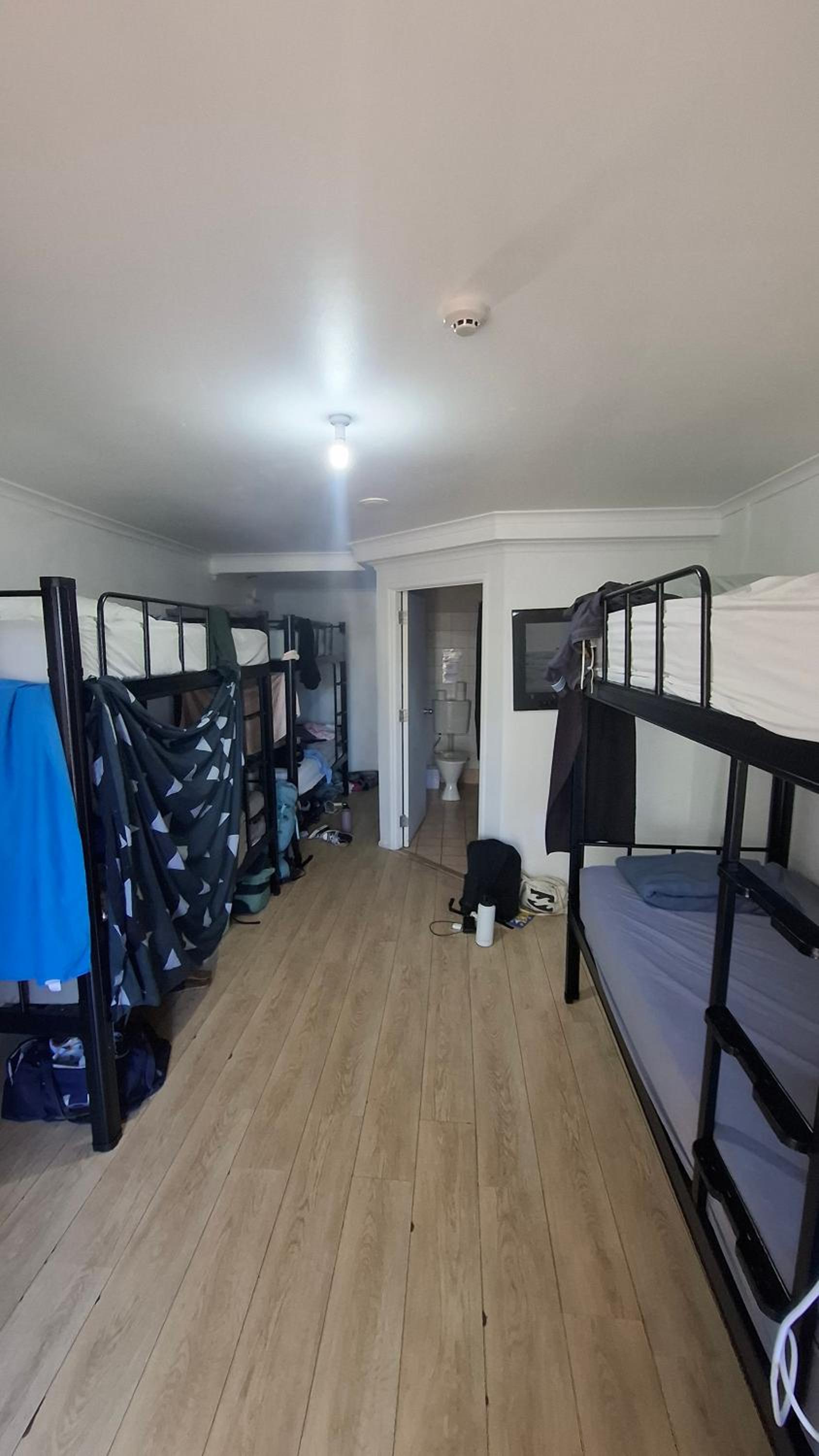 Bed in 6-Bed Dormitory Room photo 2
