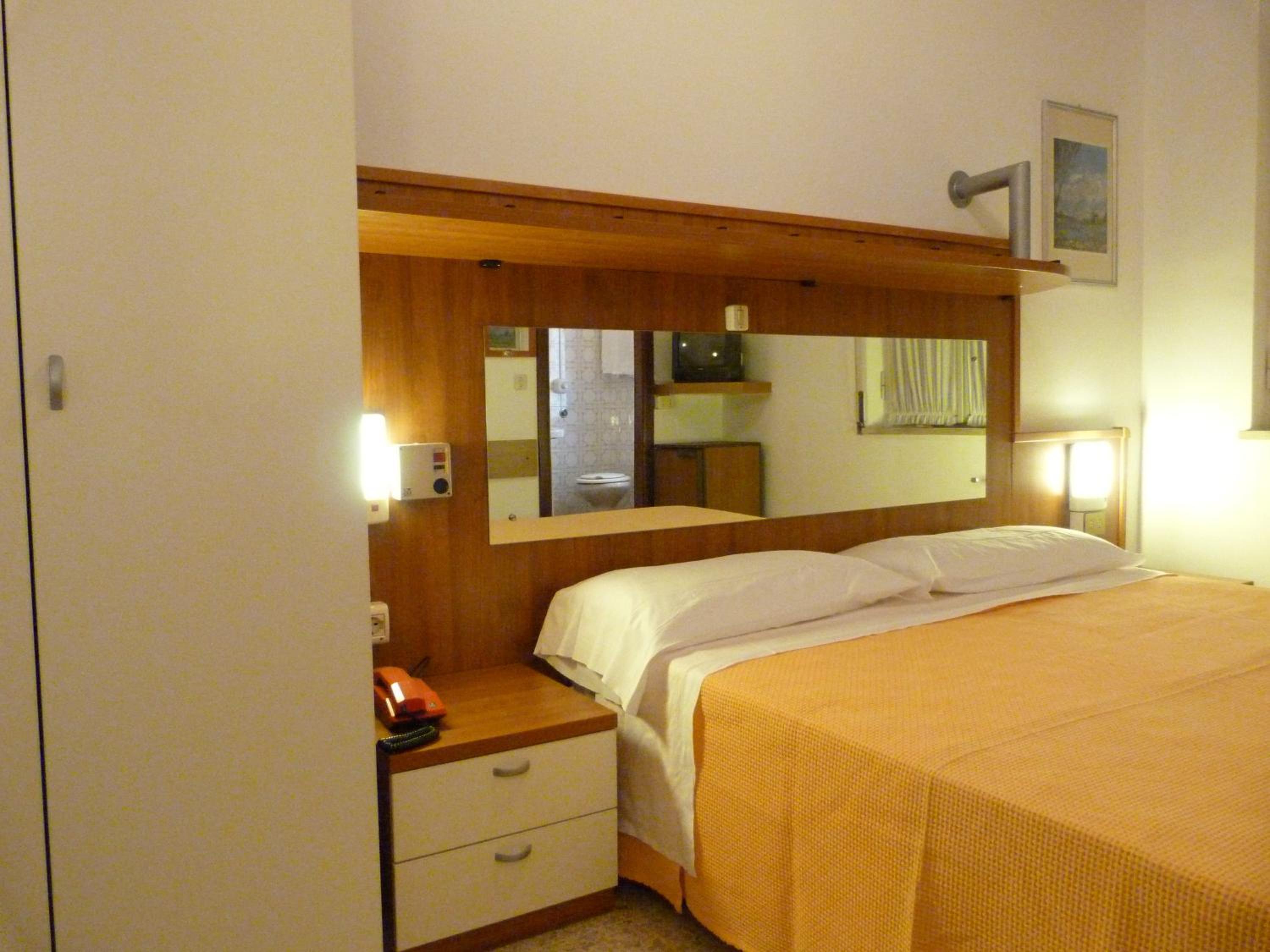 Single Room photo 1