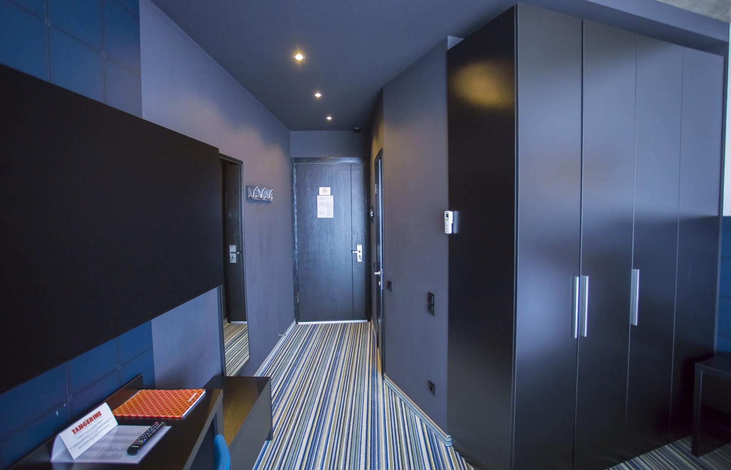 Standard Double or Twin Room with Sea View - Photo 11