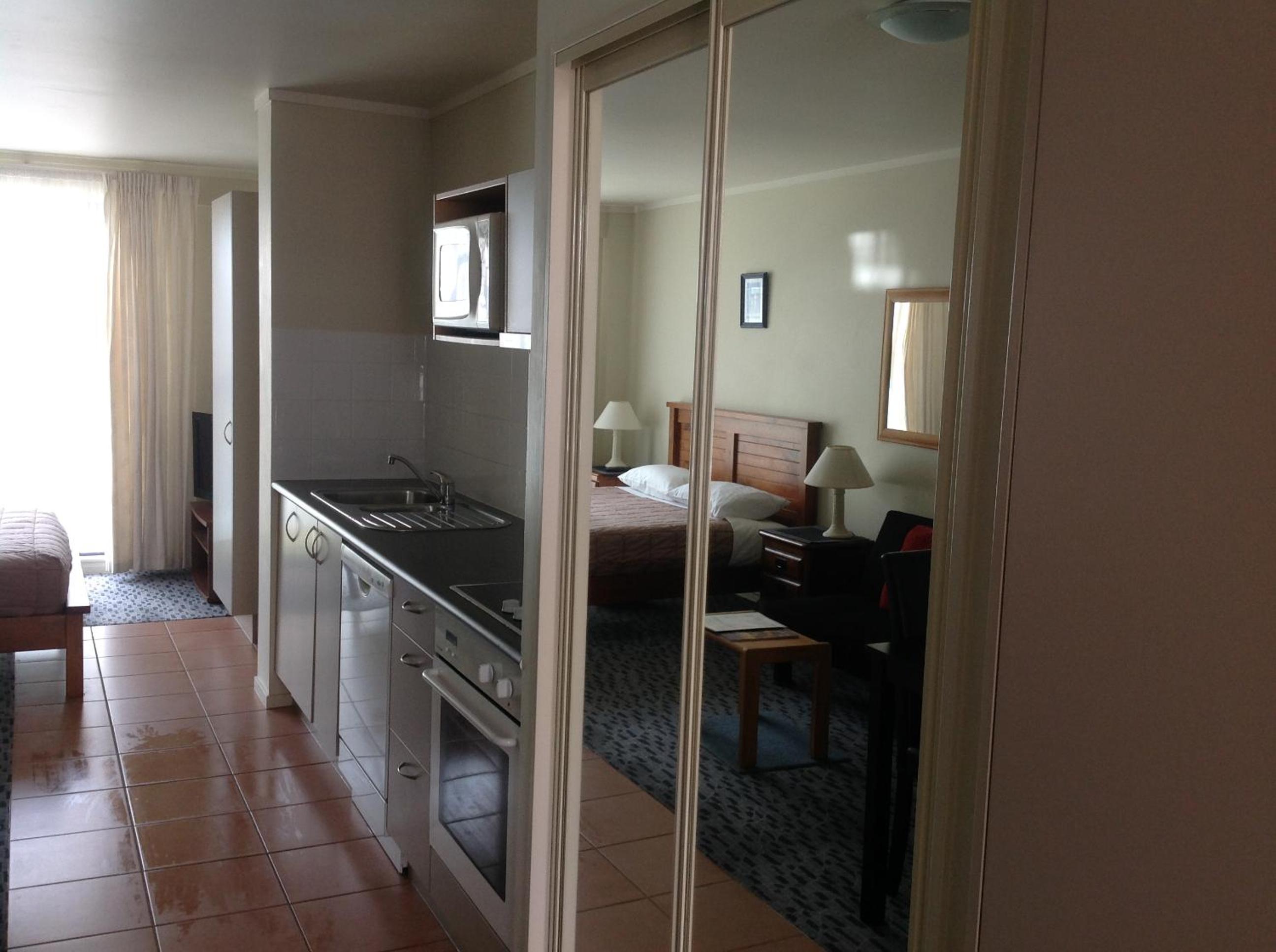 Business Studio Apartment photo 3