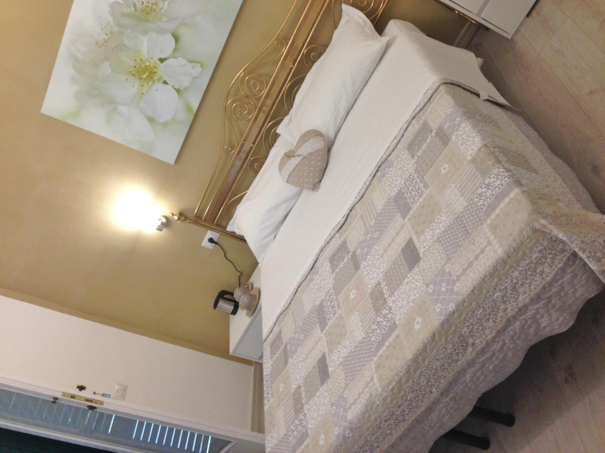 Deluxe Room - Photo 11