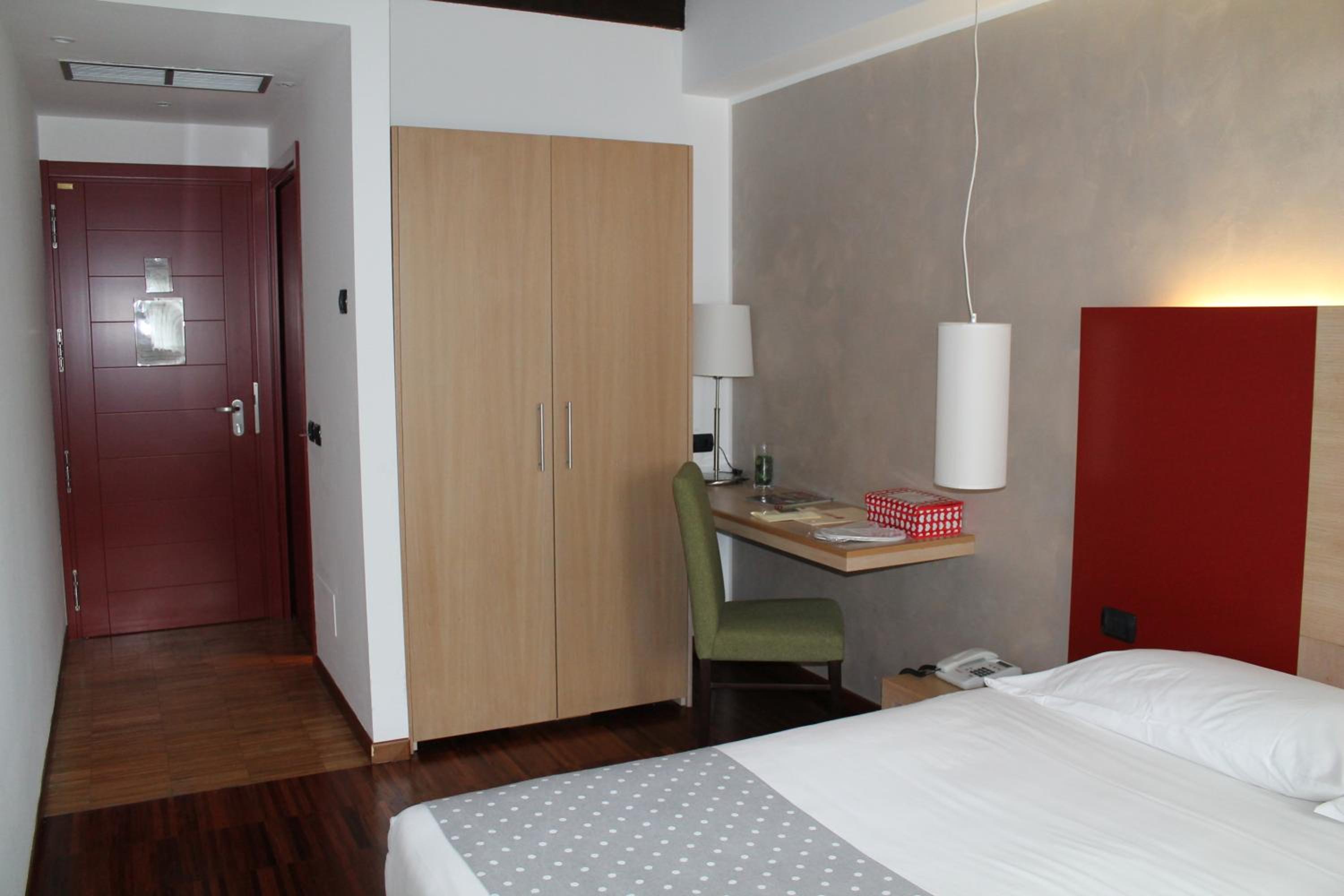 Double Room - Disability Access - Photo 3