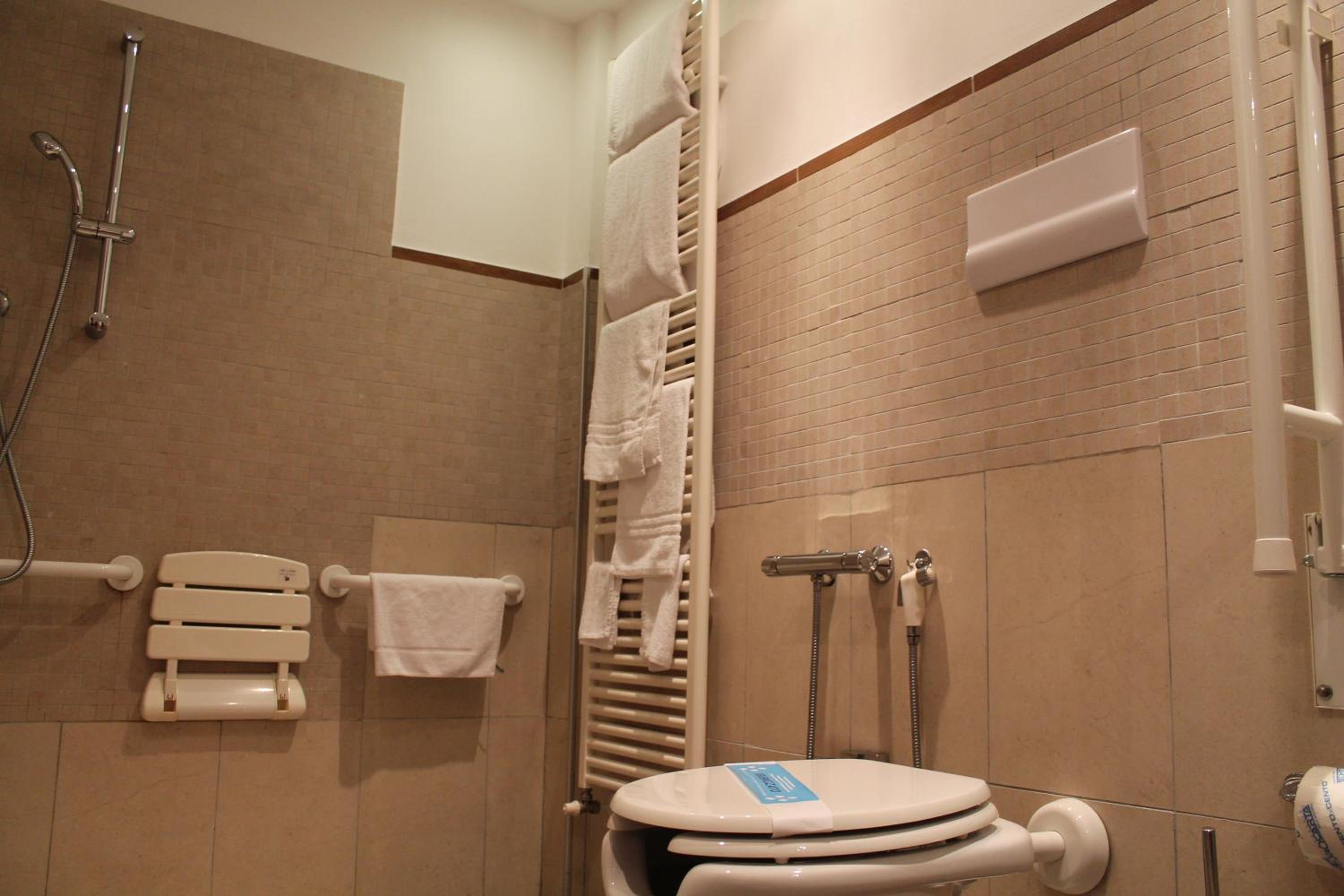 Double Room - Disability Access - Photo 2