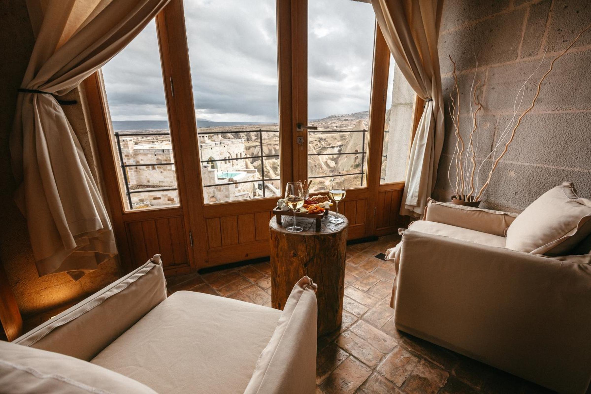Suite with Balcony photo 2