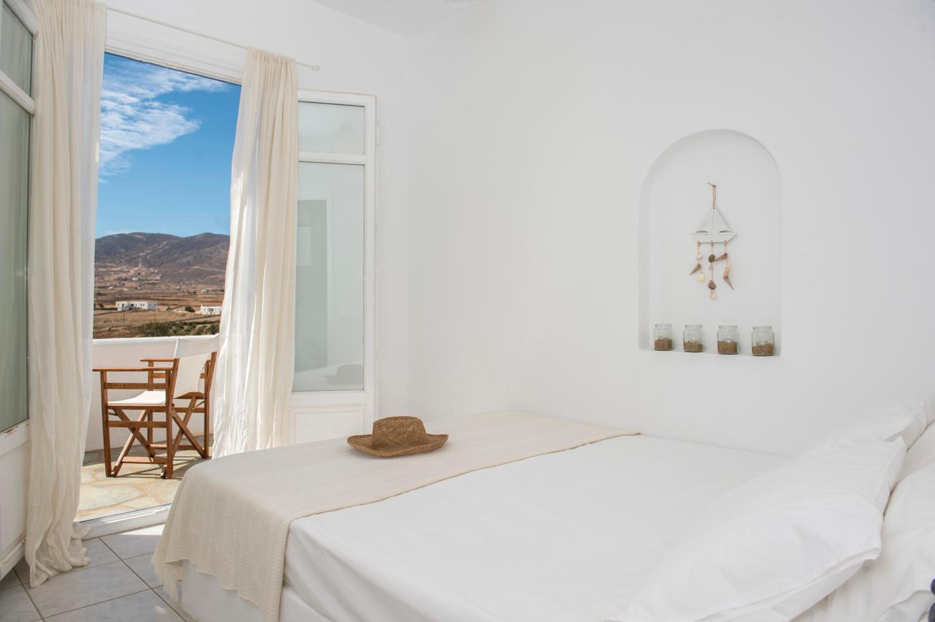 Poseidon - Two Bedroom Family Apartment with Sea View and Patio