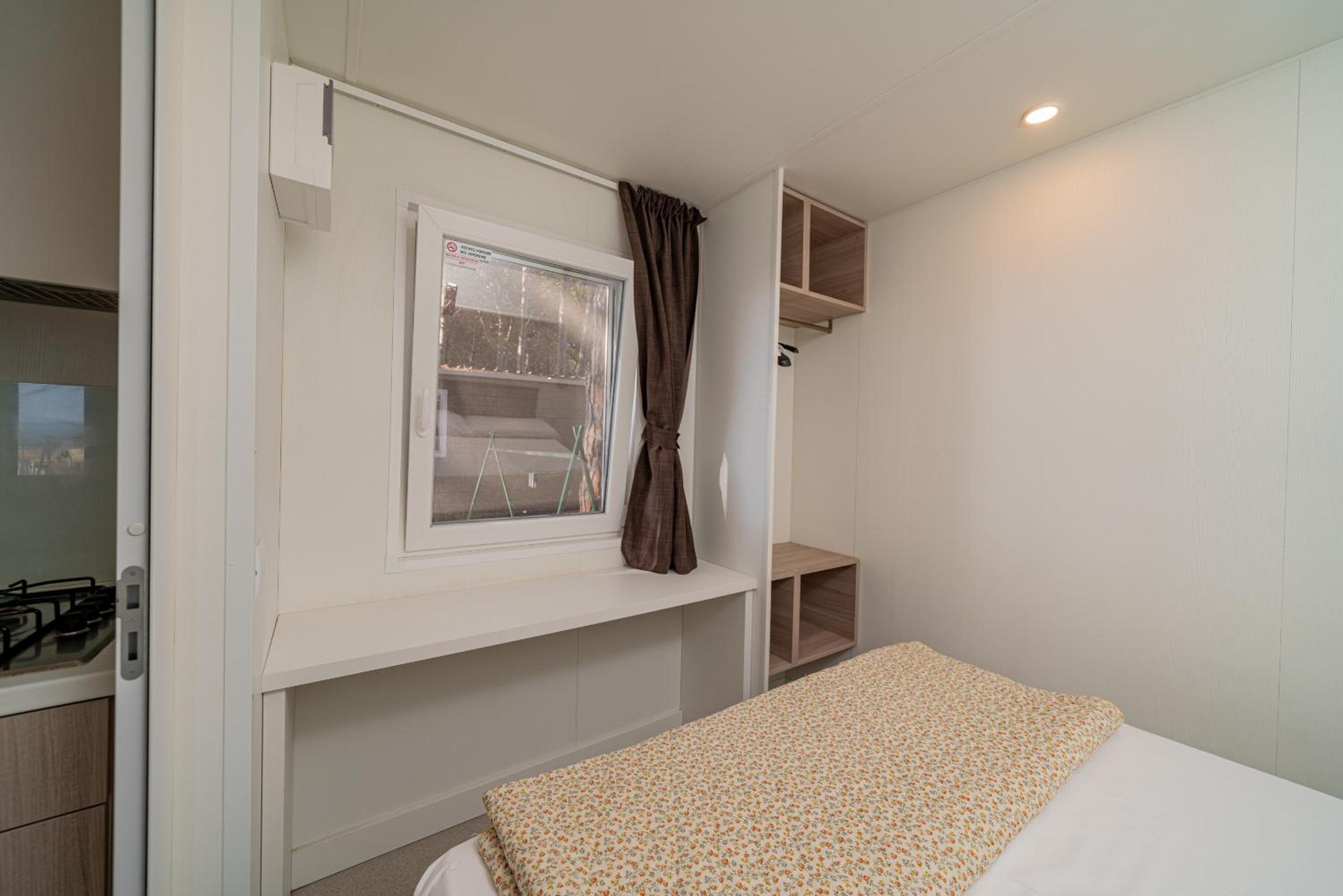 Mobile Home photo 2