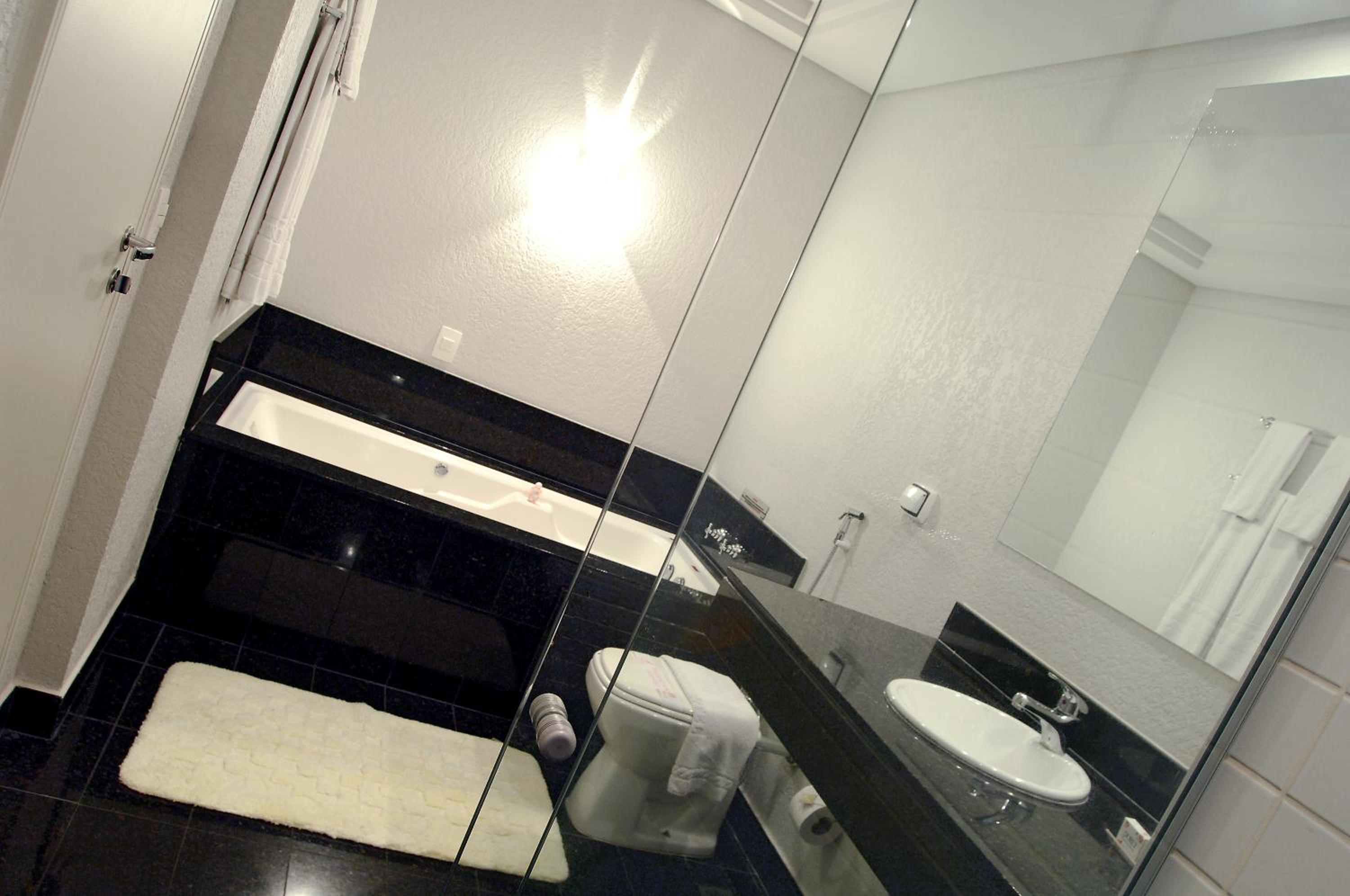 Senior Suite - Photo 7