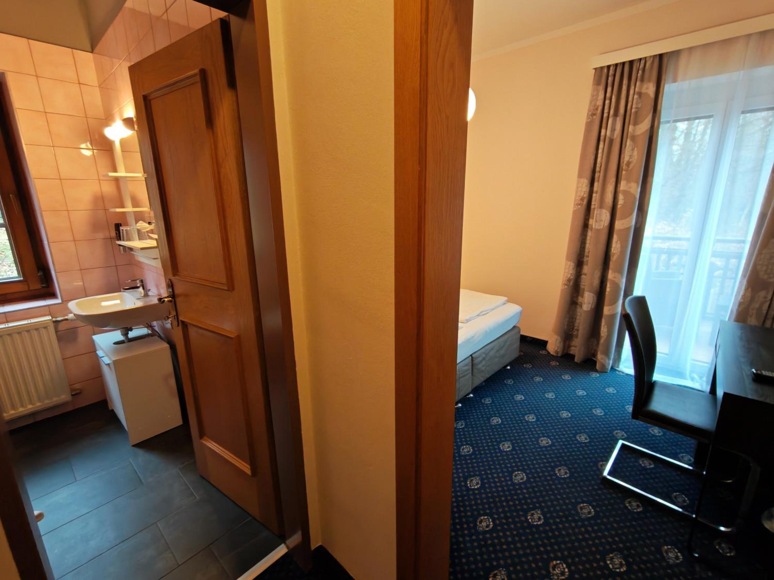 Double Room with Balcony photo 3