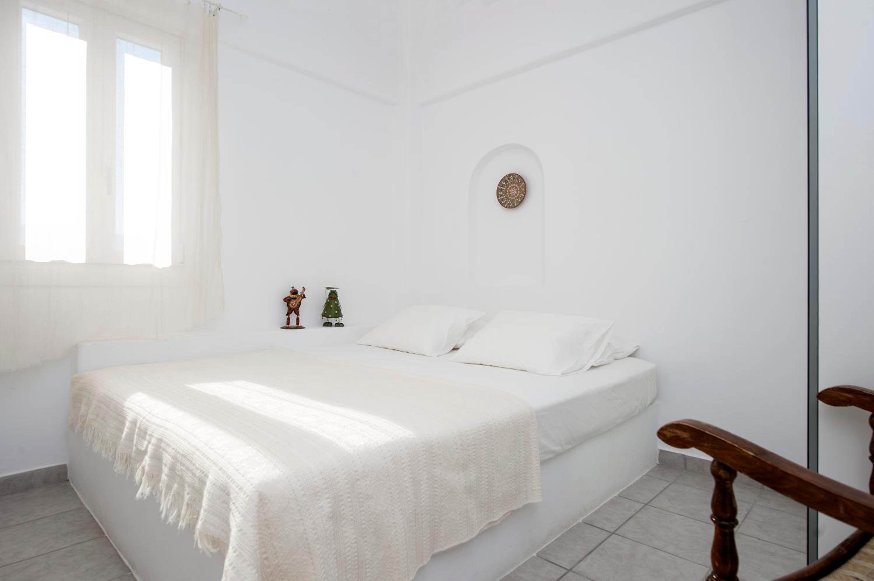 Zeus - Three Bedroom Family Apartment with Sea View and Patio