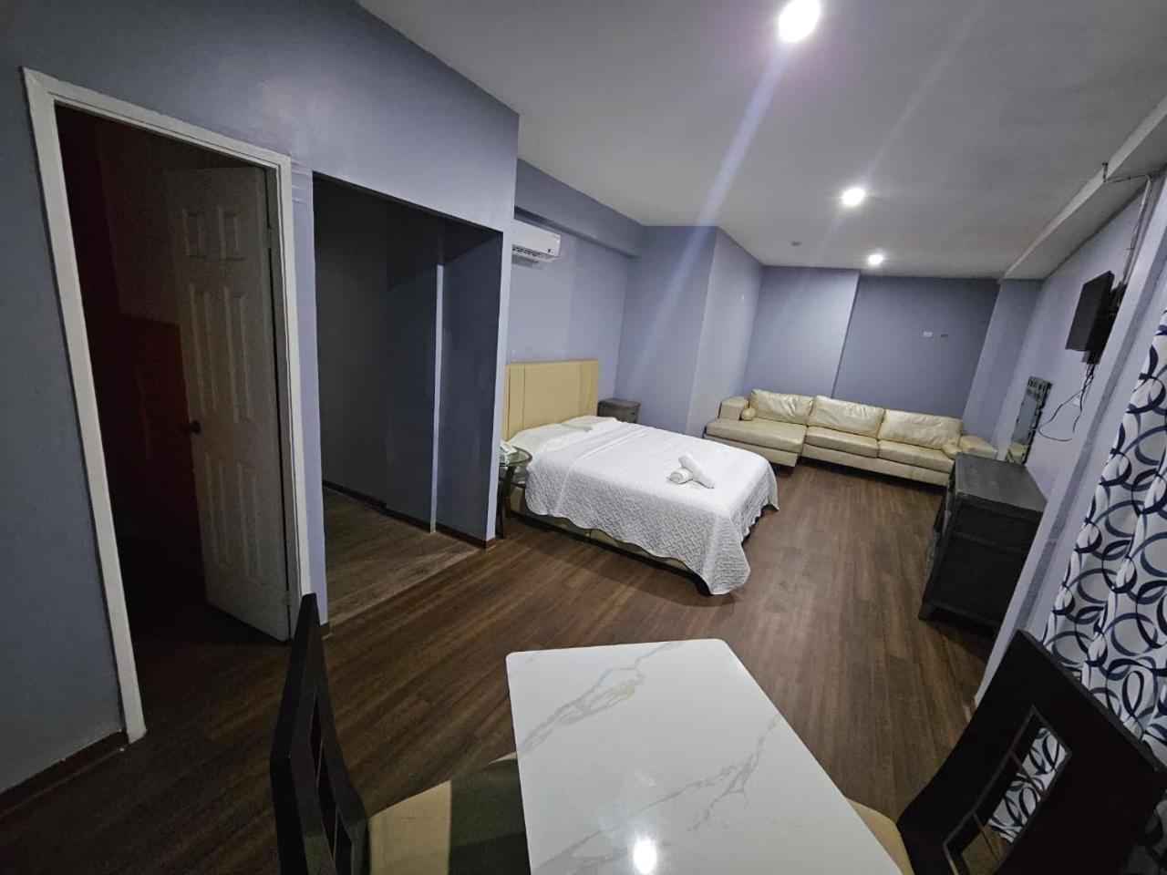 Queen Room photo 3