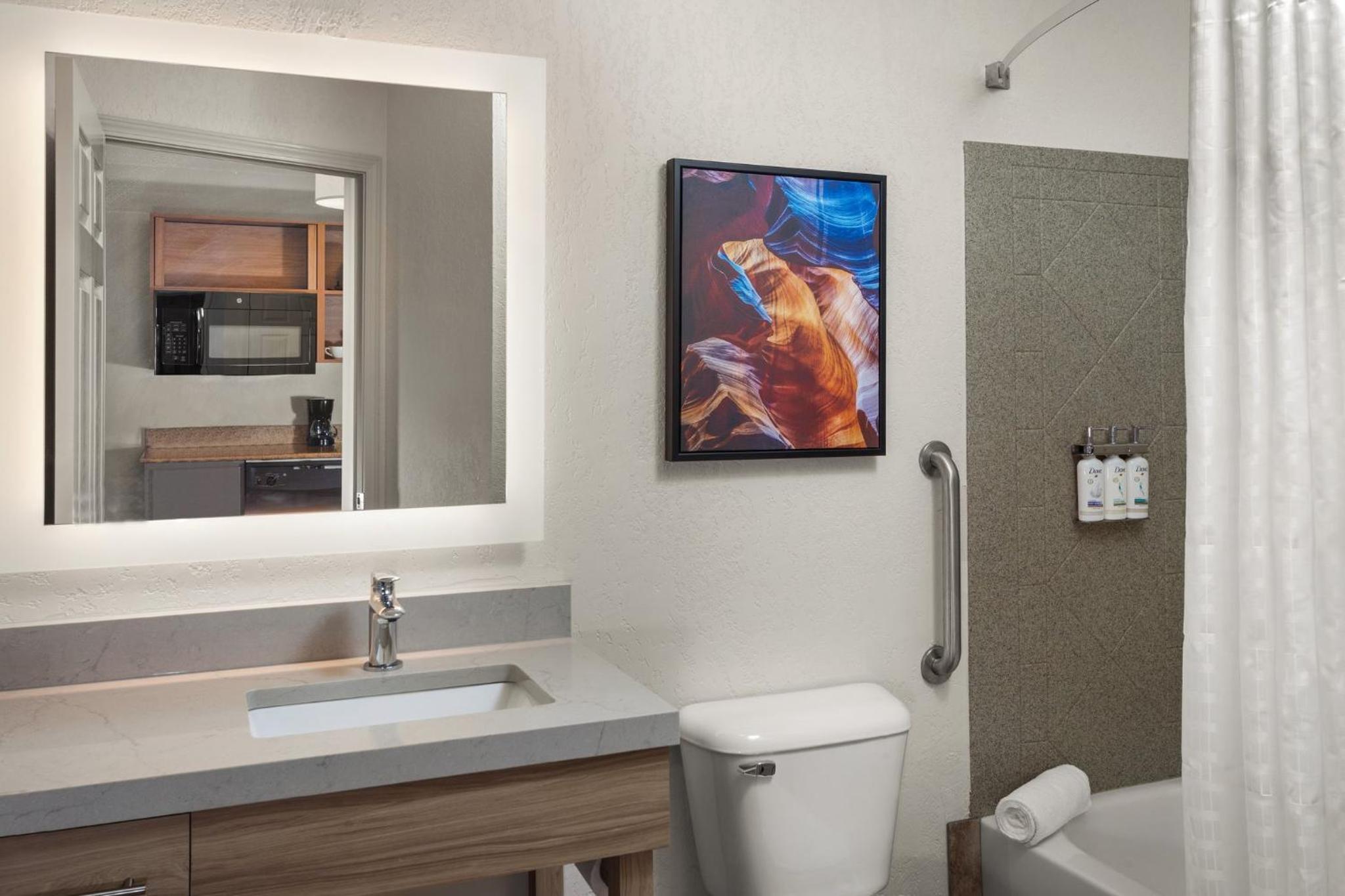 Studio Suite - Photo 2