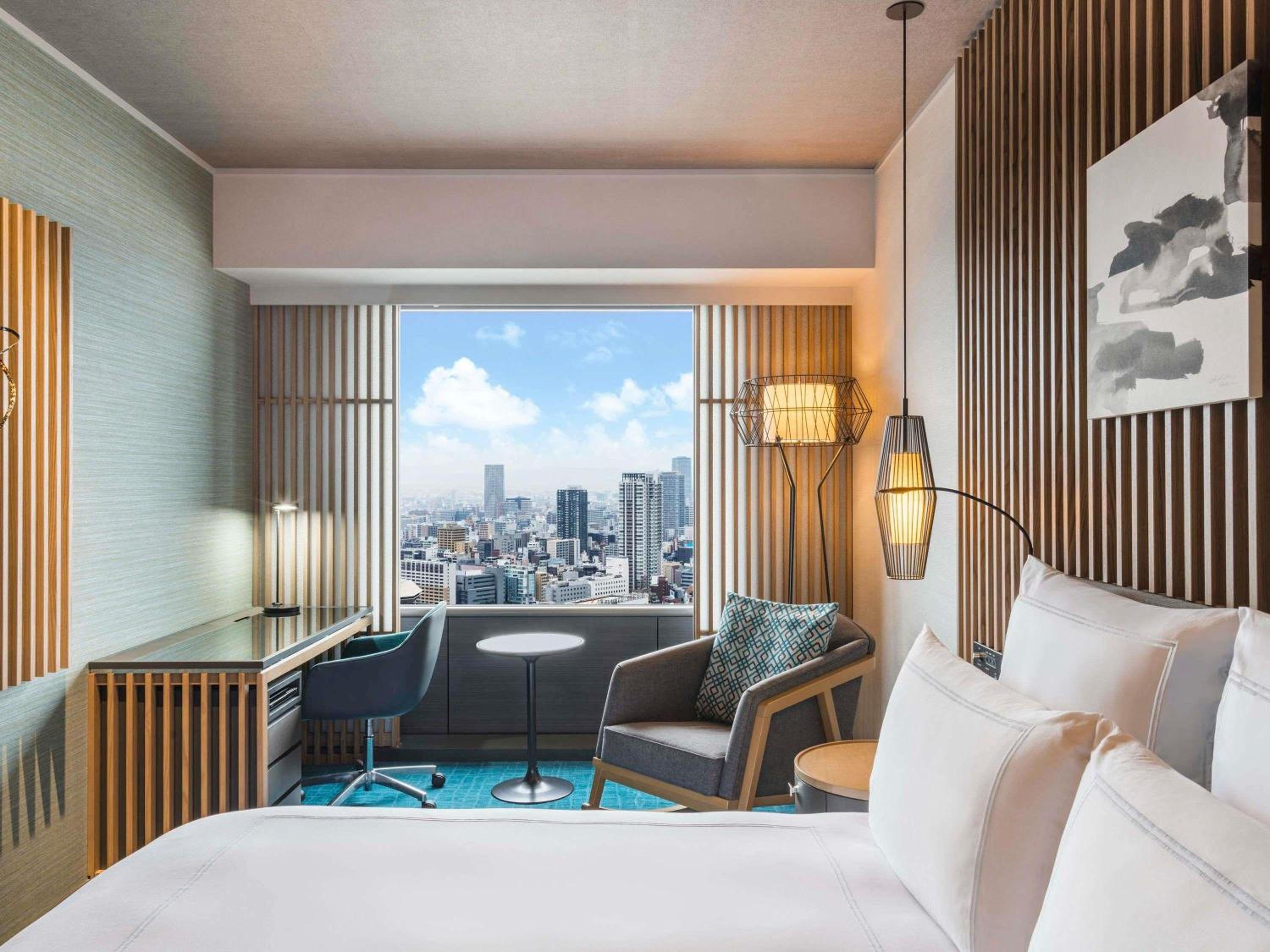 Executive King Room with Lounge Access - Photo 1