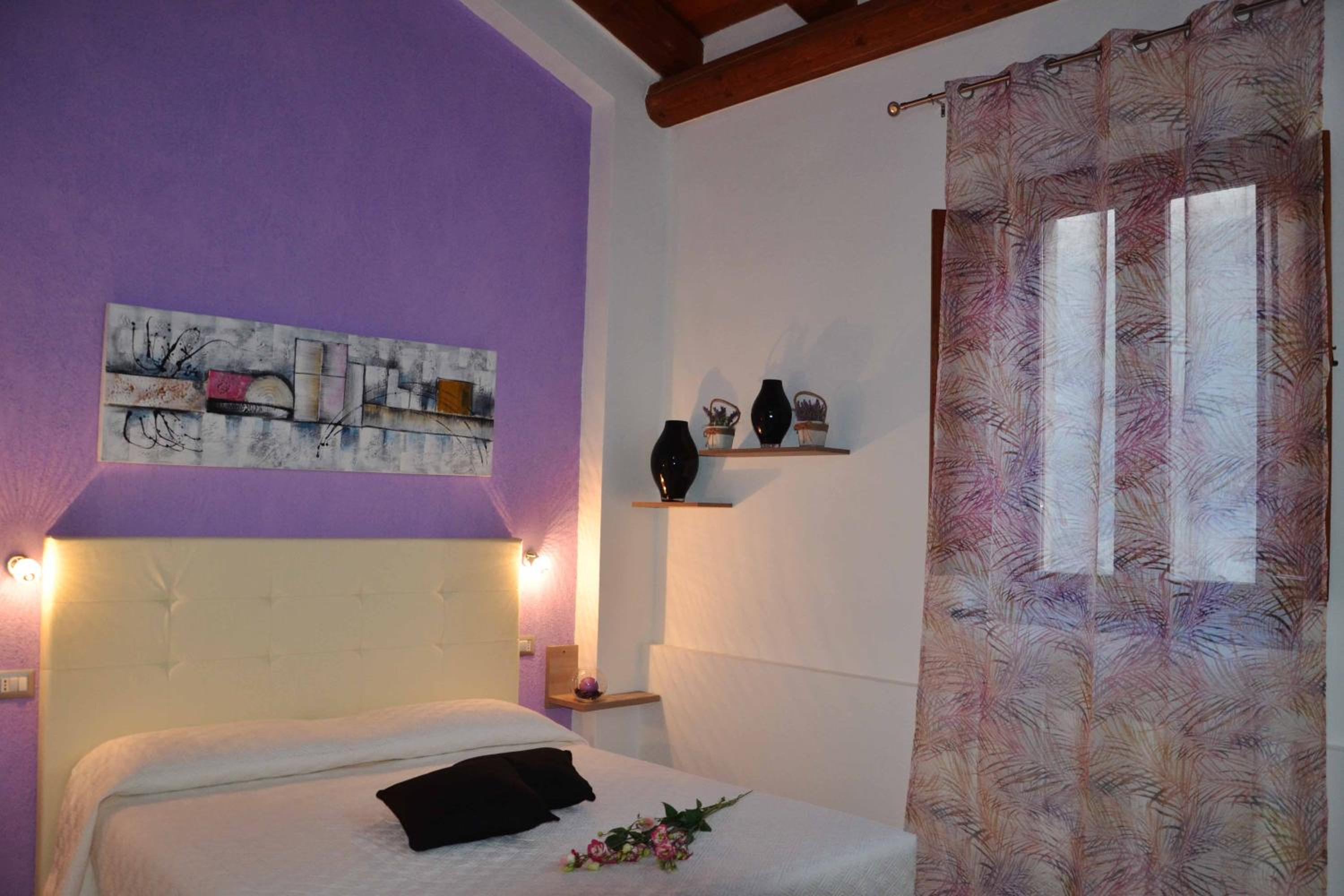 Triple Room with Private Bathroom - Photo 9