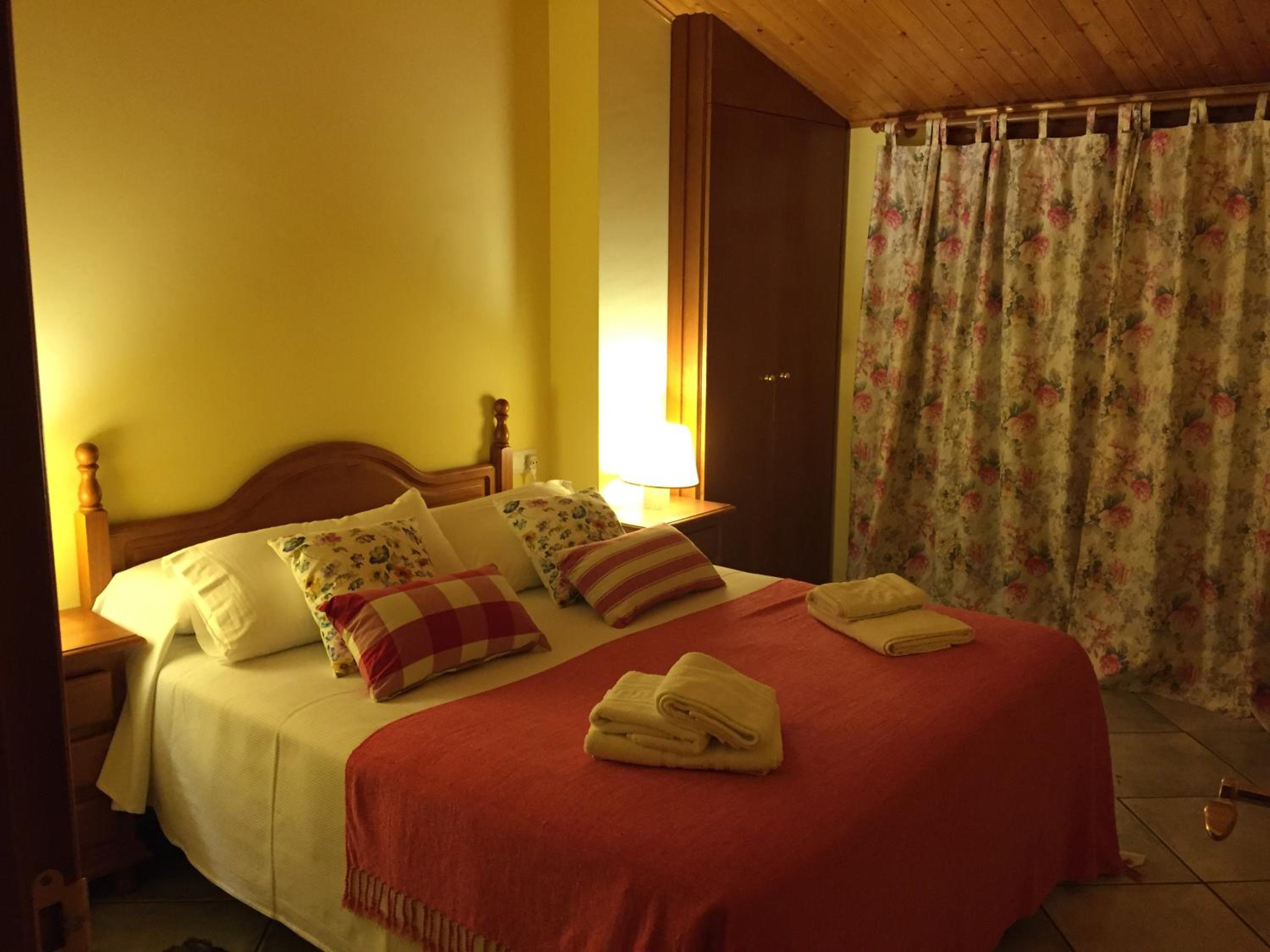 Three-Bedroom Apartment - Photo 2