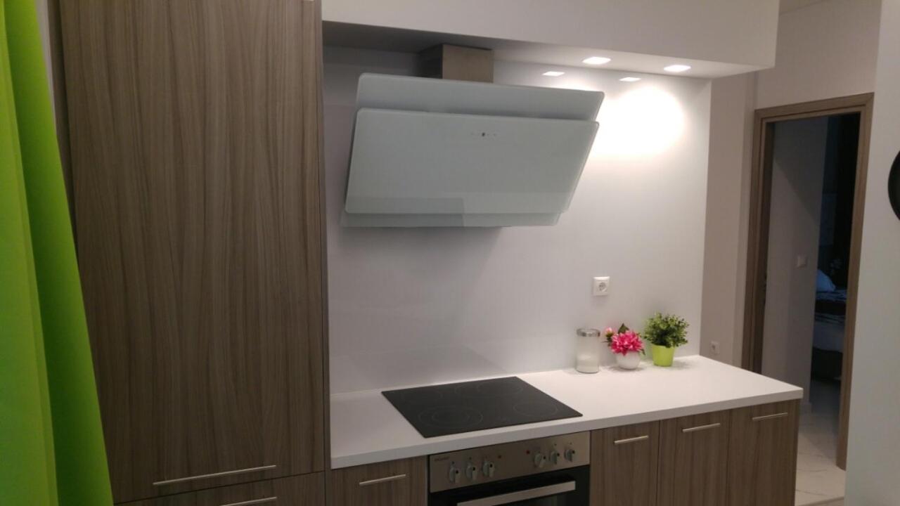 One-Bedroom Apartment - Photo 2