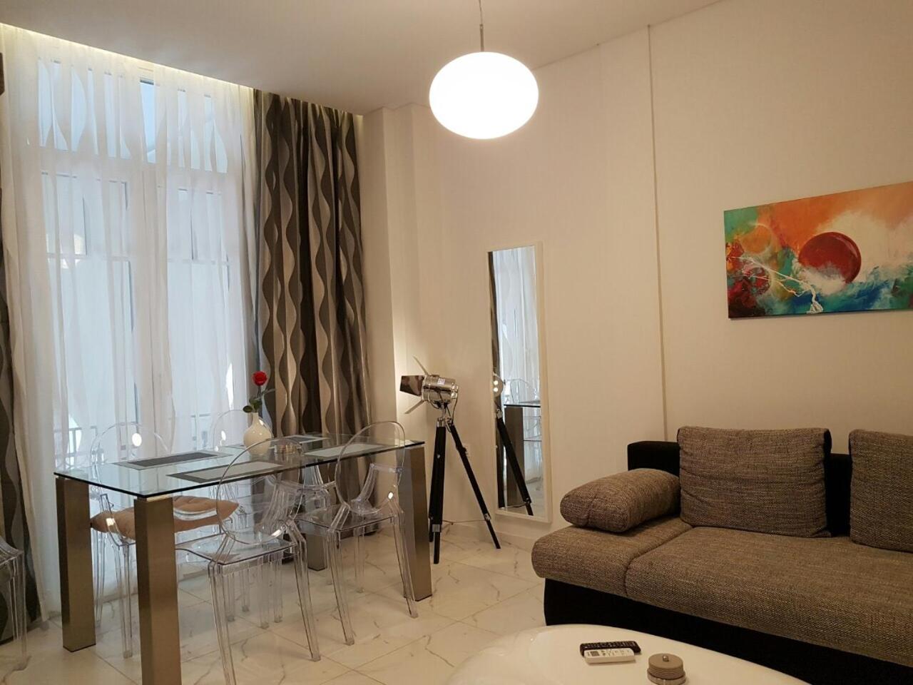 One-Bedroom Apartment - Photo 14