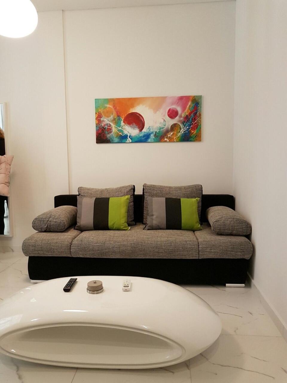 One-Bedroom Apartment - Photo 5
