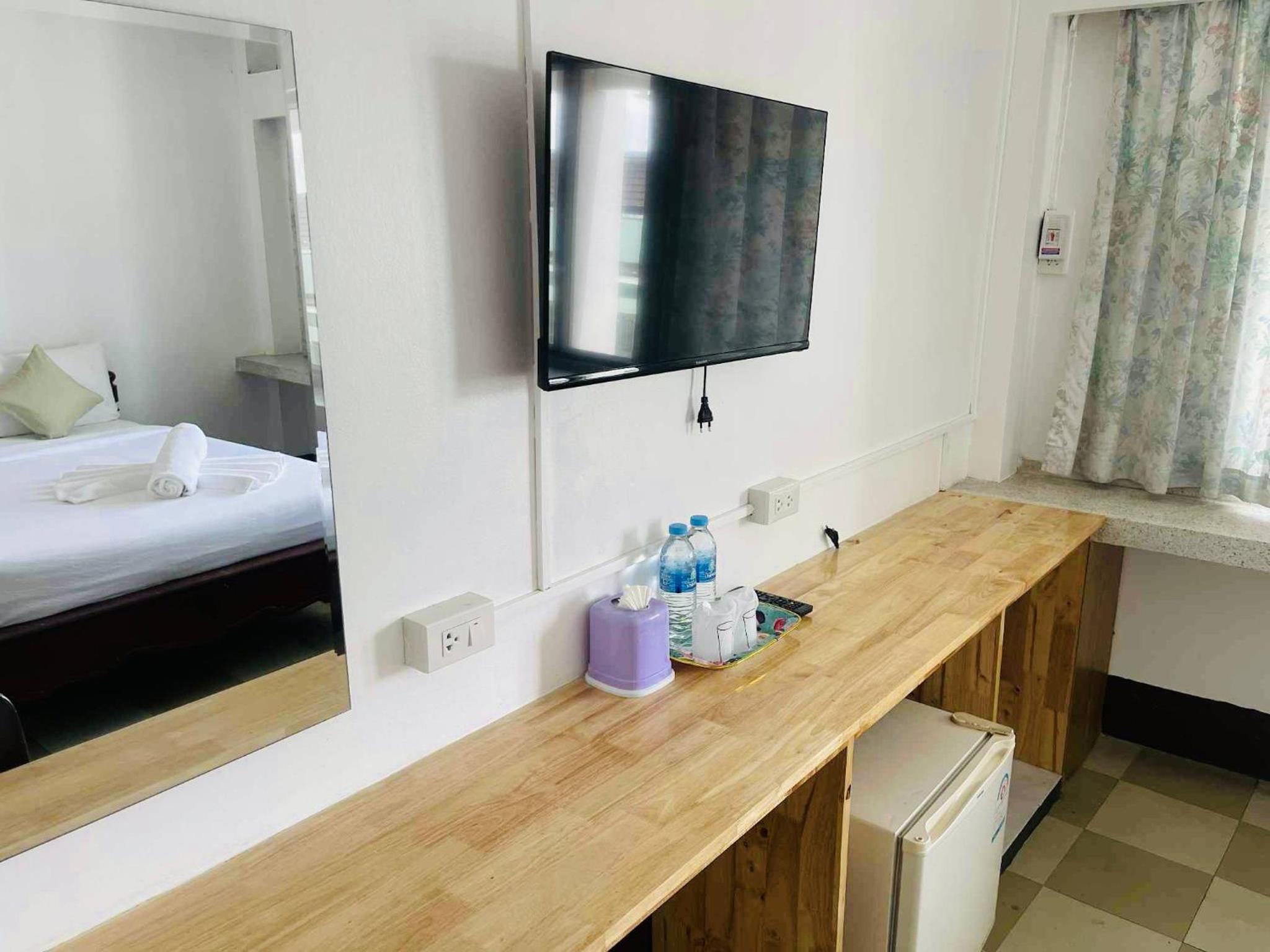 Budget Single Room photo 3