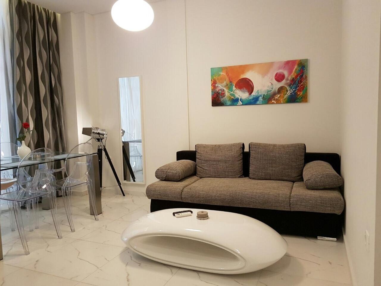 One-Bedroom Apartment - Photo 13