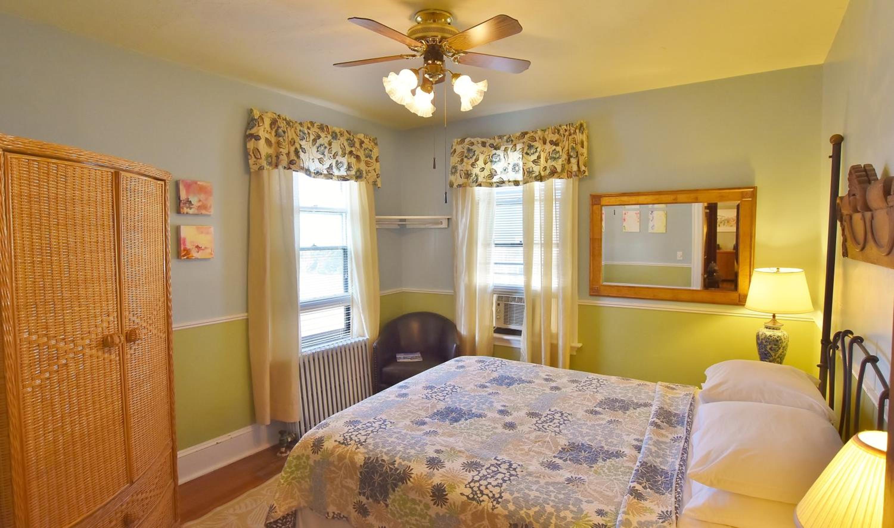 Queen Room with Shared Bathroom
