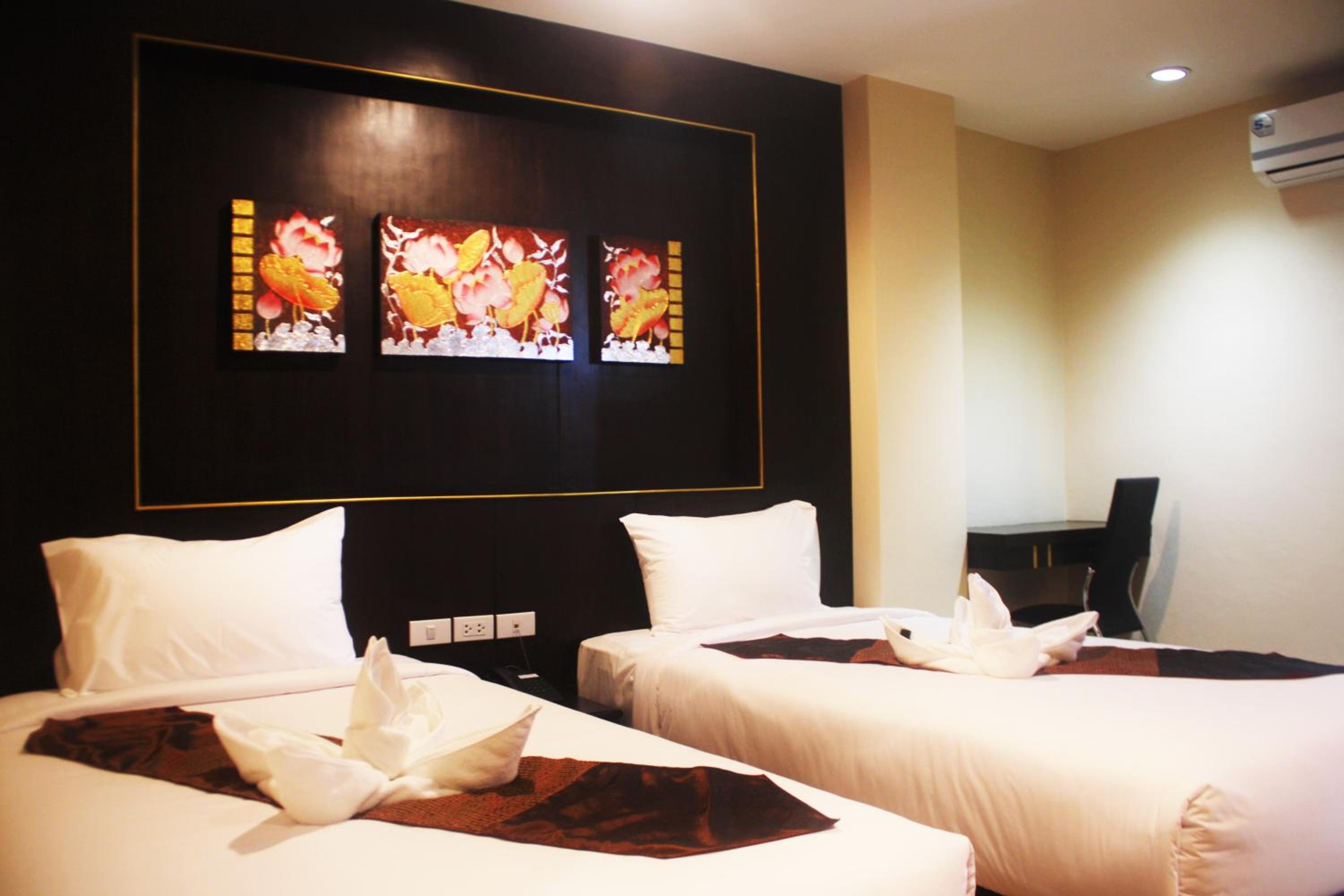 Deluxe Twin Room photo 3