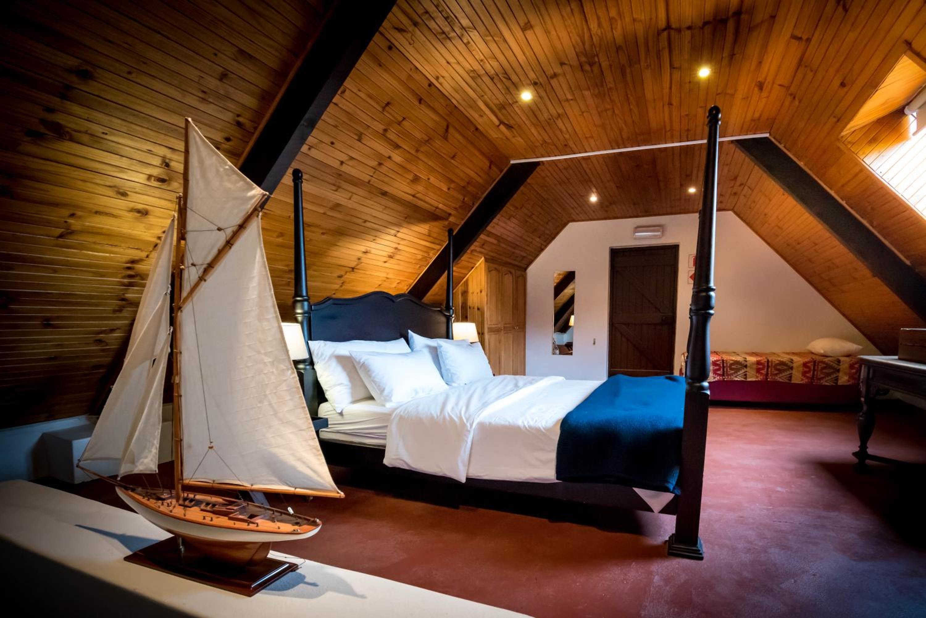 Cape Manor Apartment