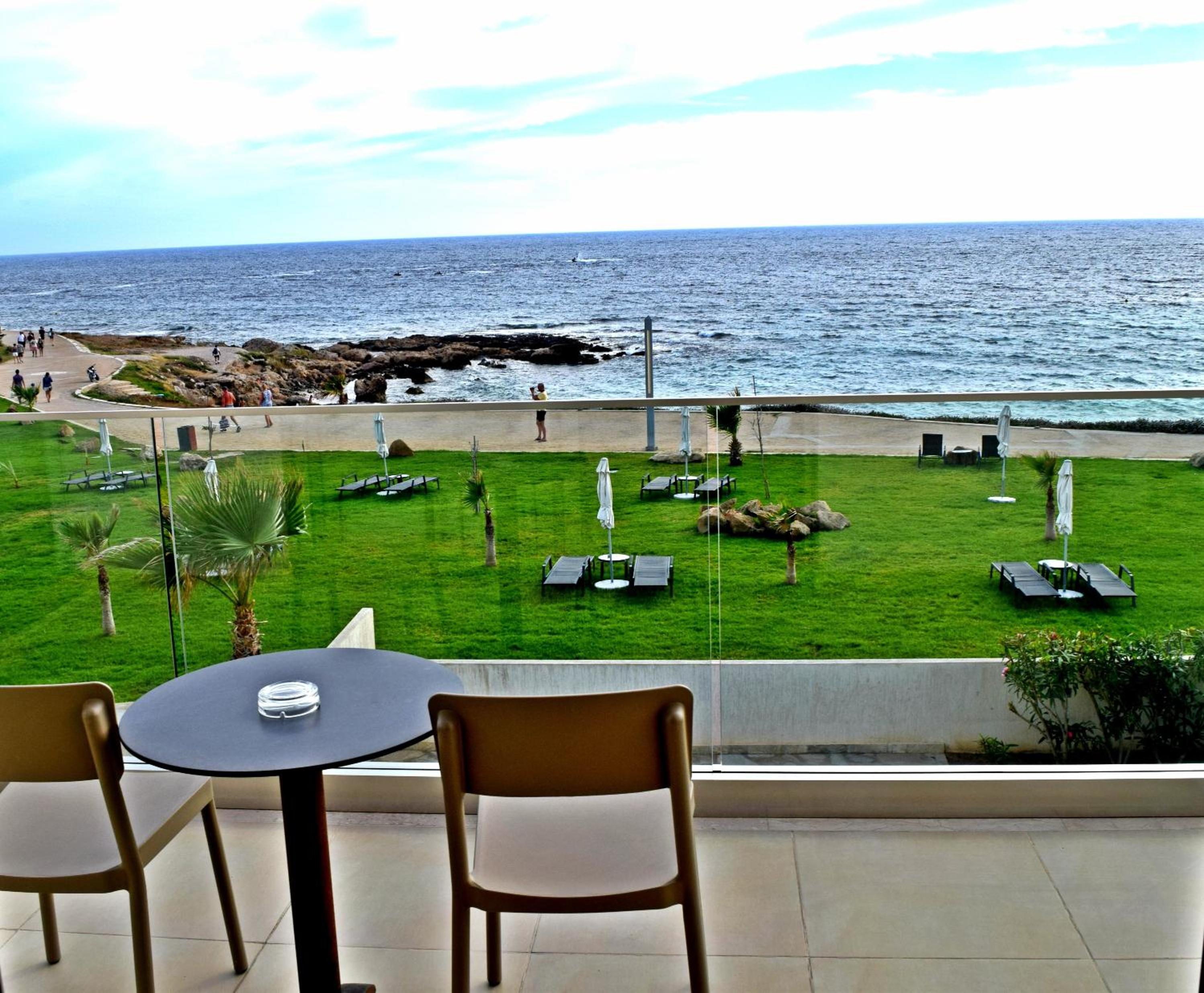 Two-Bedroom Suite with Sea View photo 3