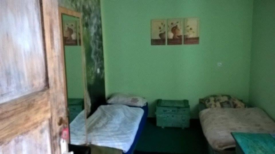 Small Twin Room - Photo 6