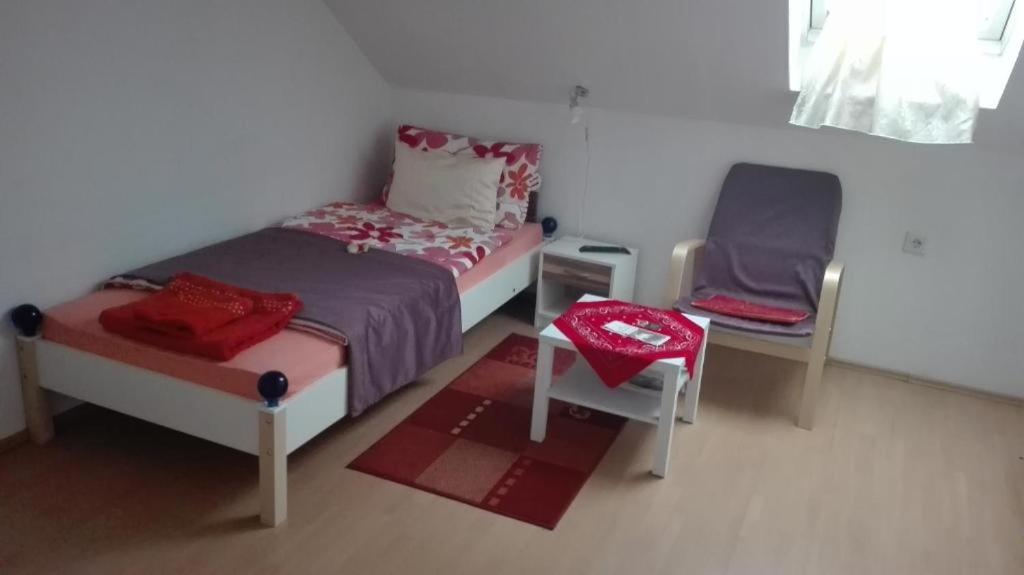 Single Room photo 2