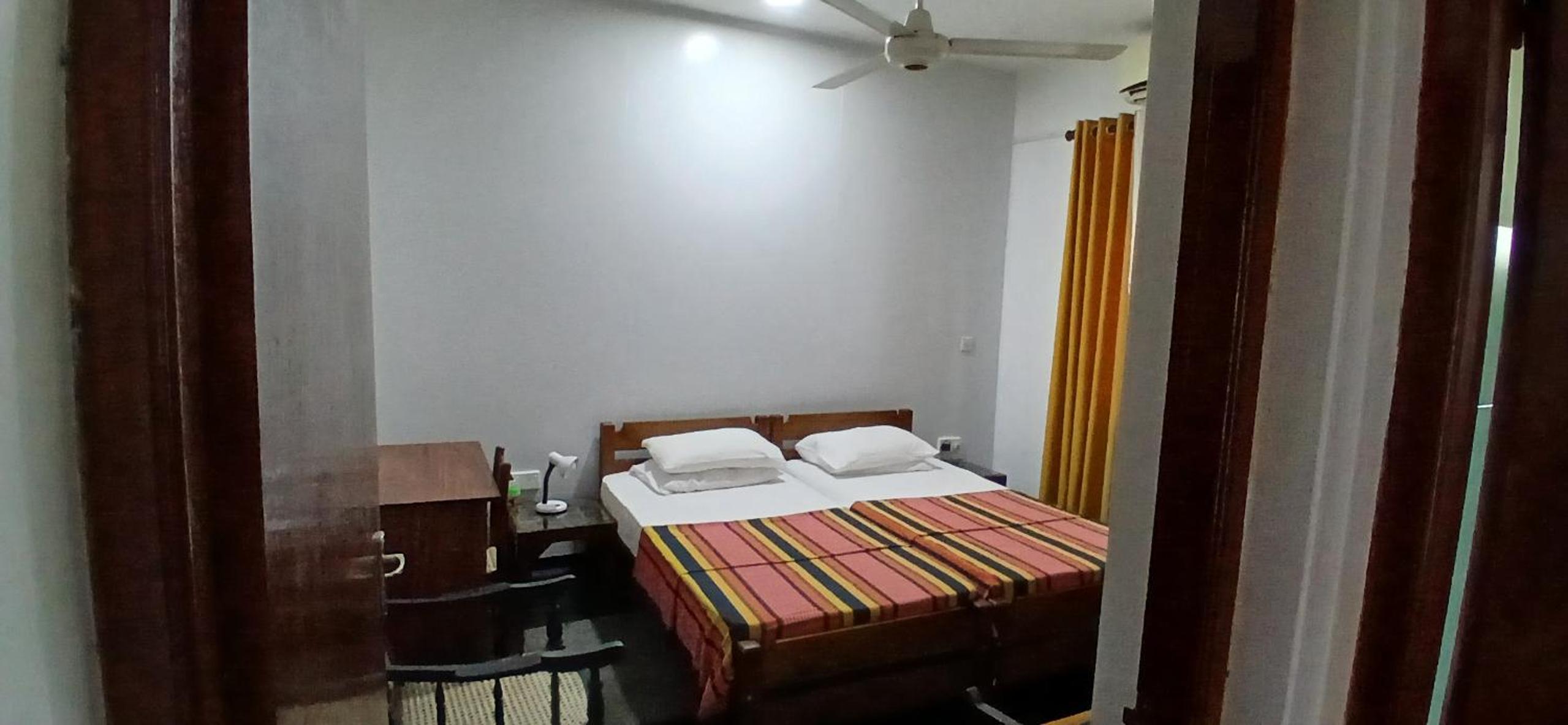 Twin Room with Private External Bathroom photo 1