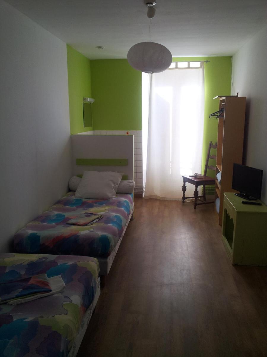 Single Room with Shared Toilet photo 3