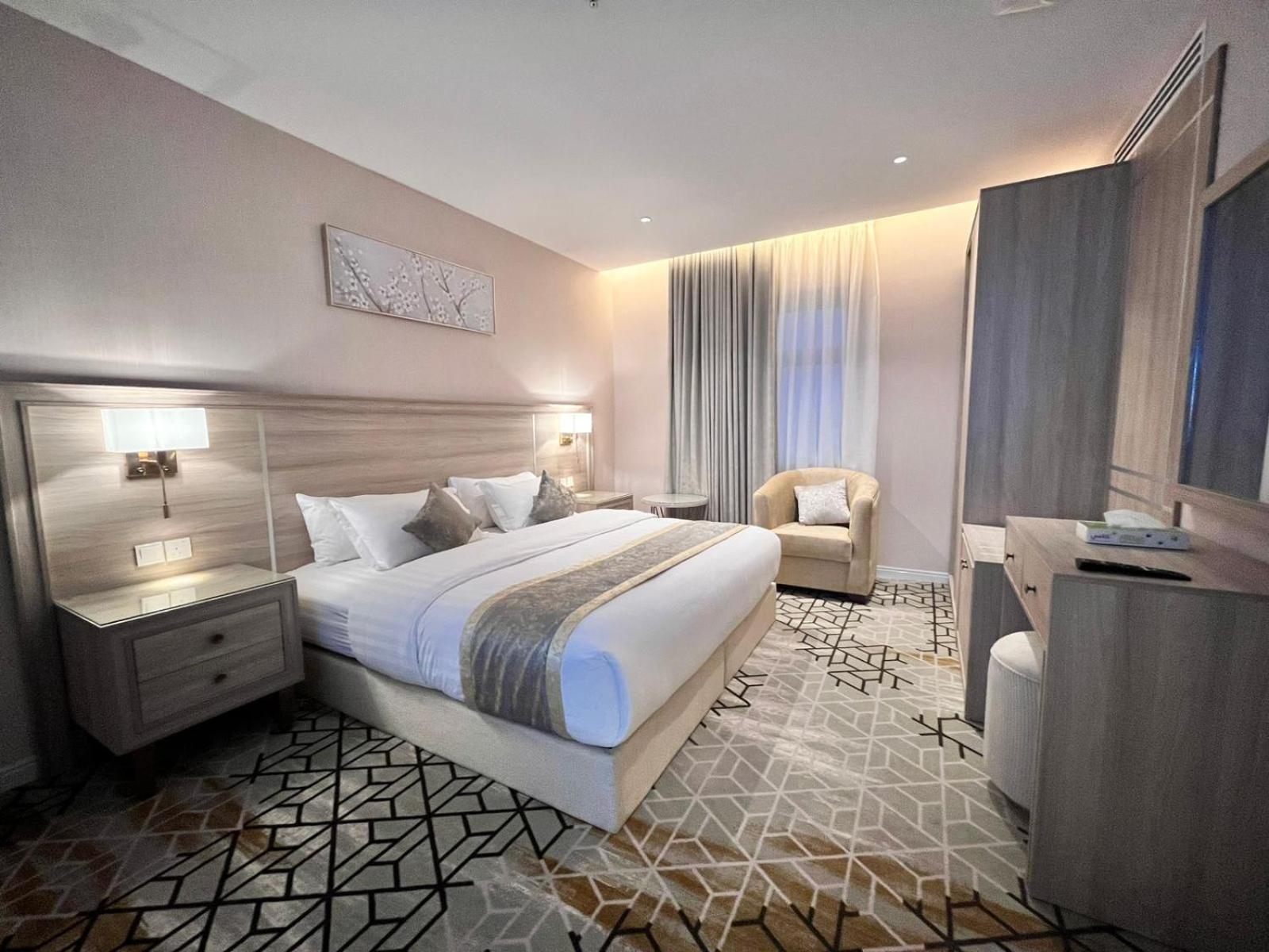 King Room with Spa Bath
