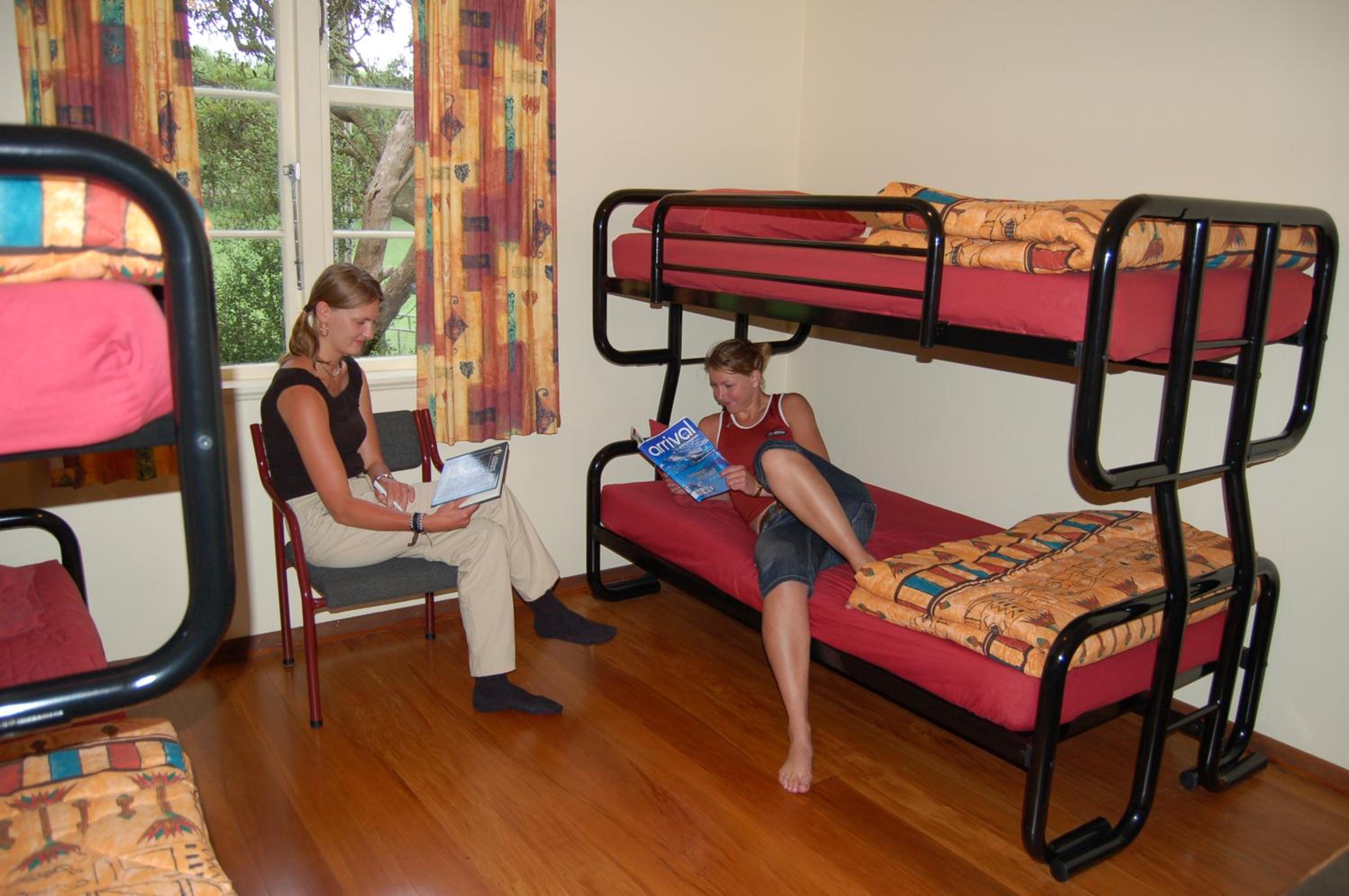 Bed in 4-Bed Mixed Dormitory Room photo 2