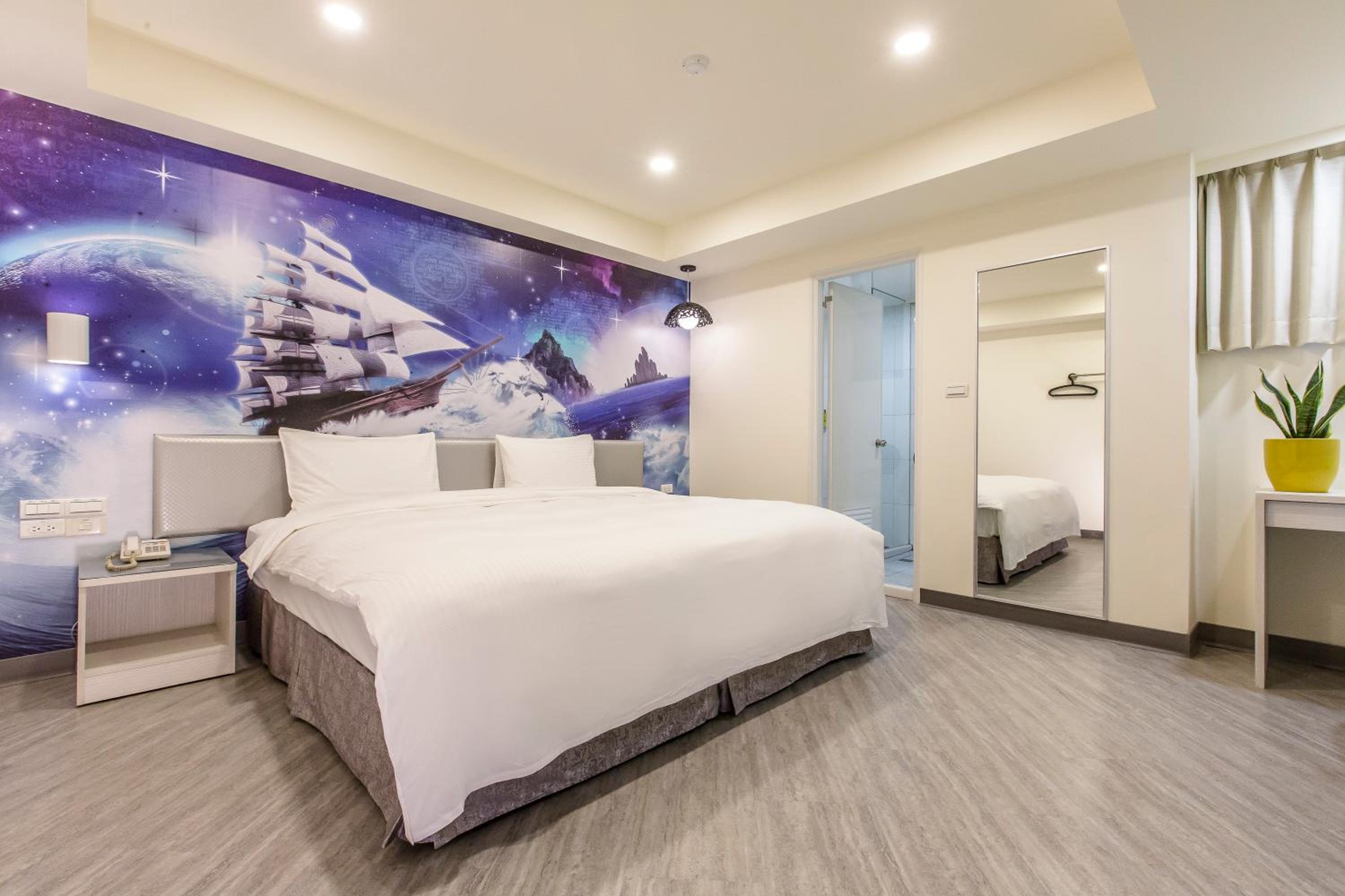 Standard Queen Room photo 2