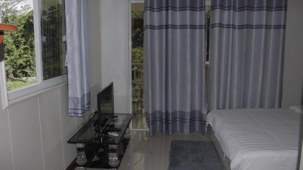 Two-Bedroom Apartment photo 3