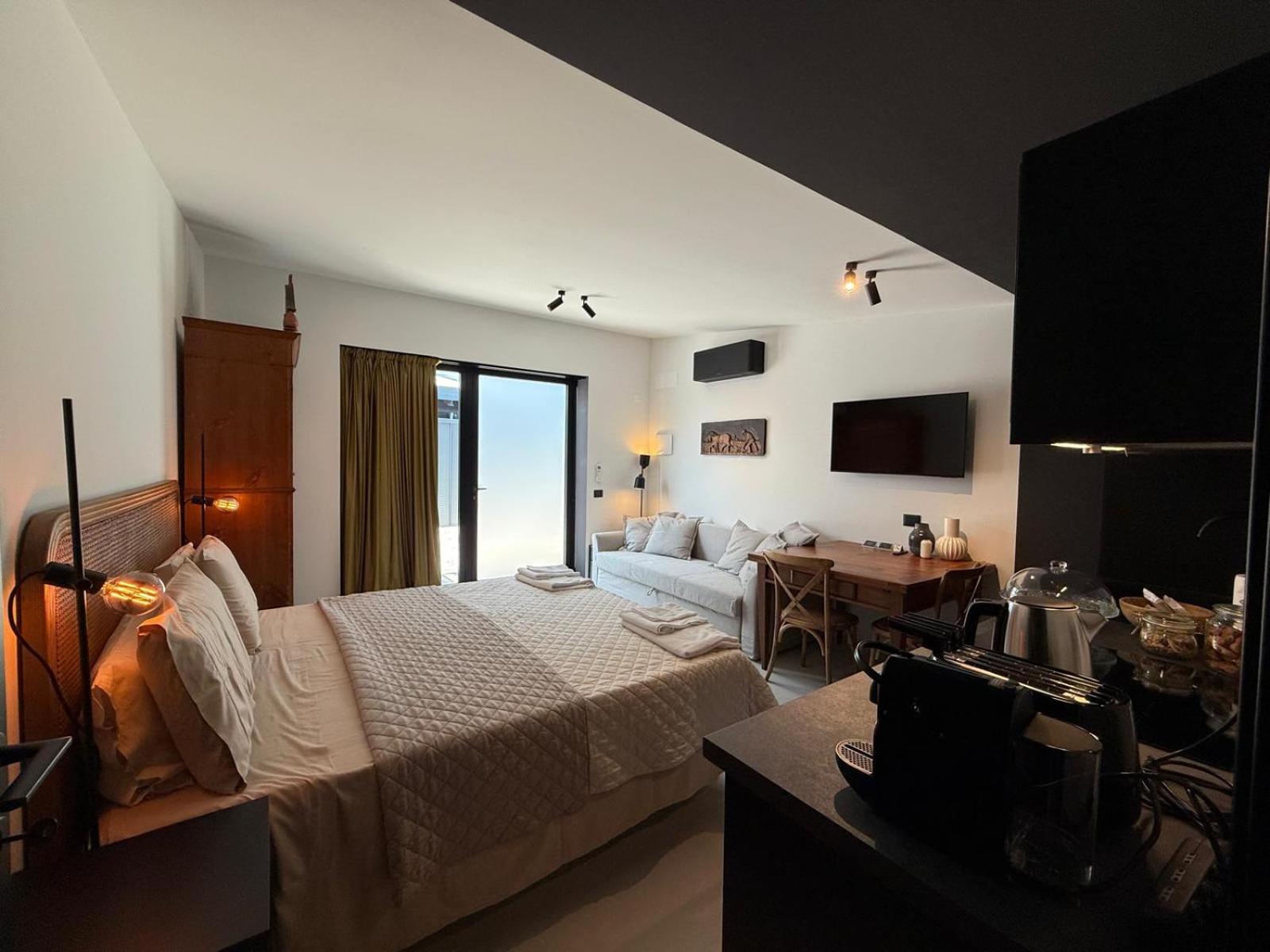Junior Suite with Garden View