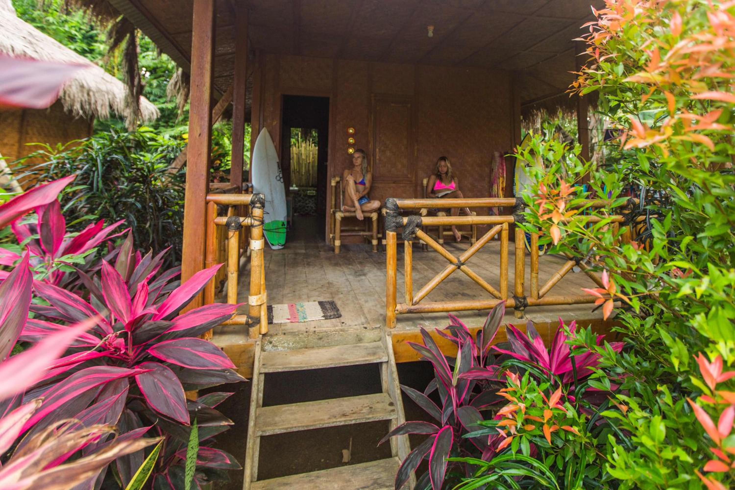 Bungalow With Garden View photo 2