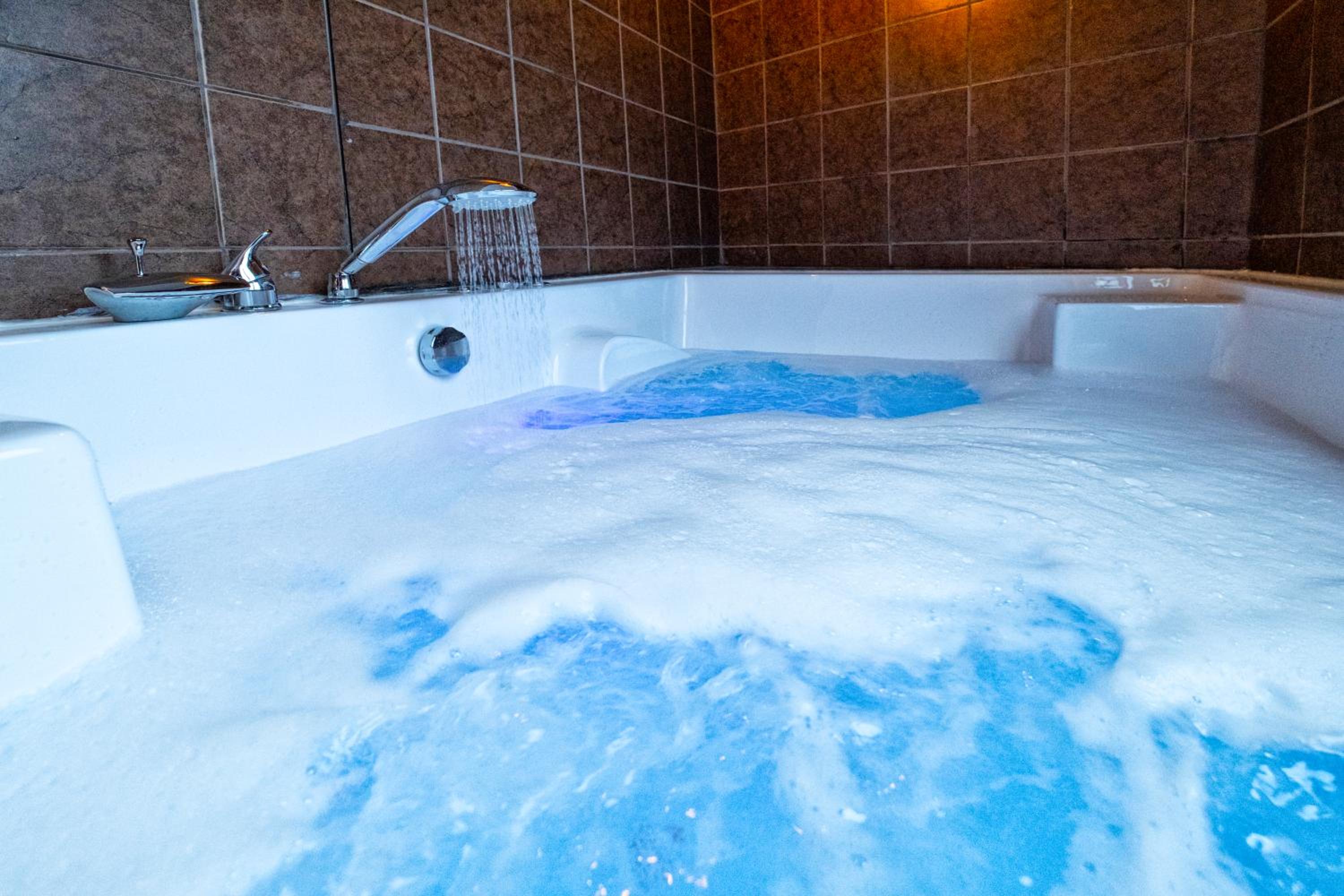 Studio with Spa Bath photo 1